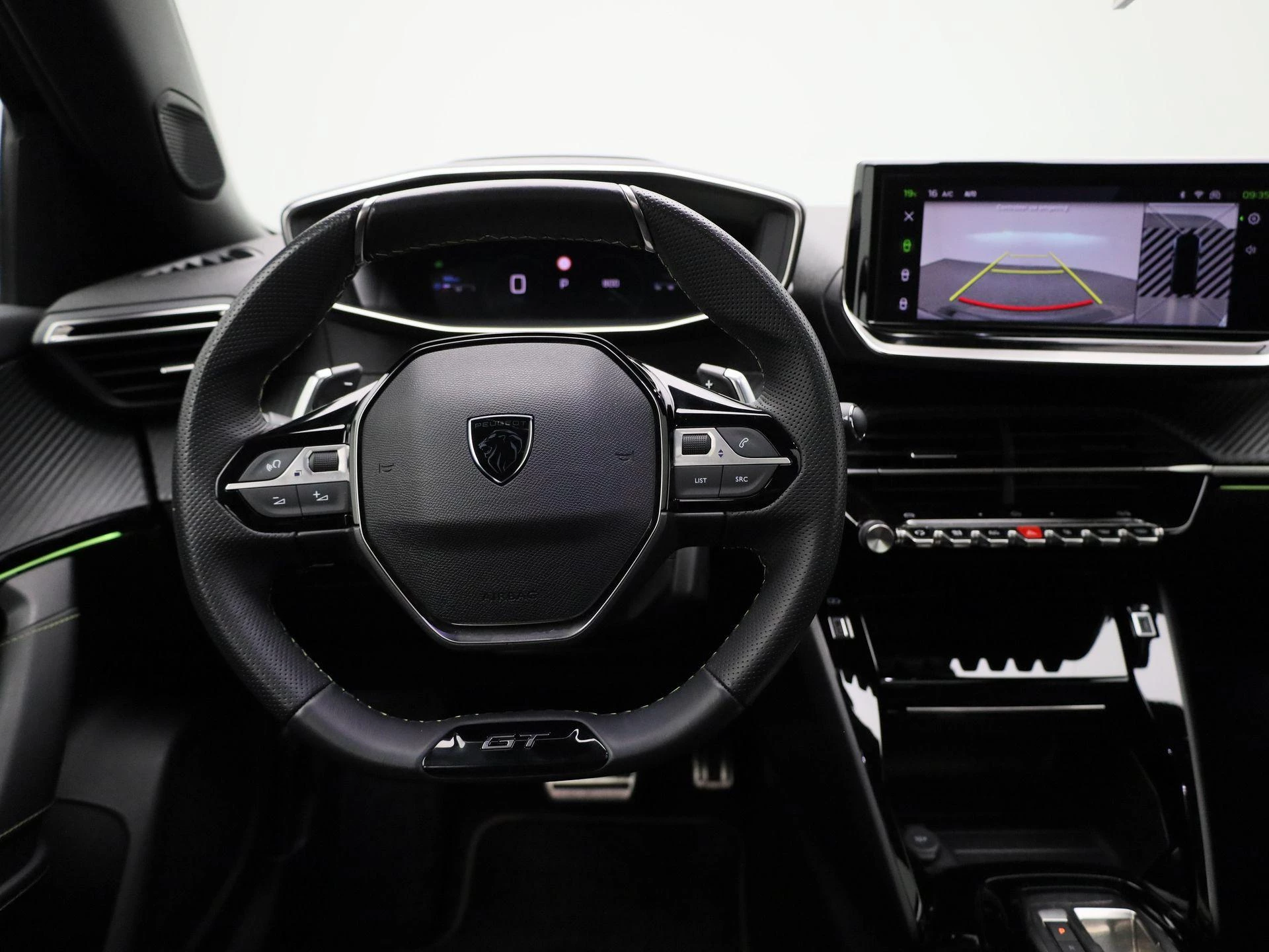 Peugeot-2008-image-2