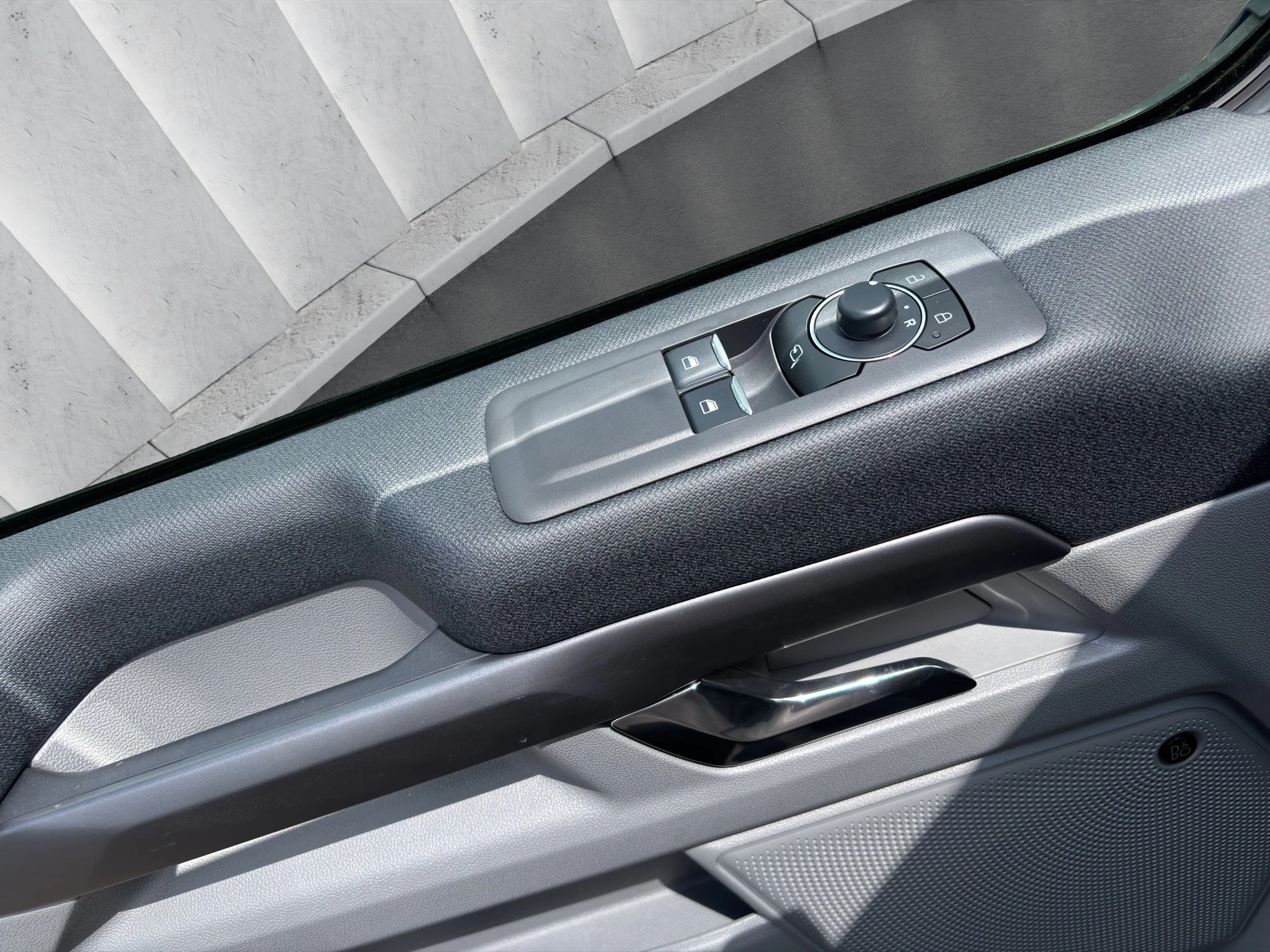Ford Tourneo Custom Titanium 2.0 EcoBlue 125kW 320 L1 Auto FWD Van. 4-türig