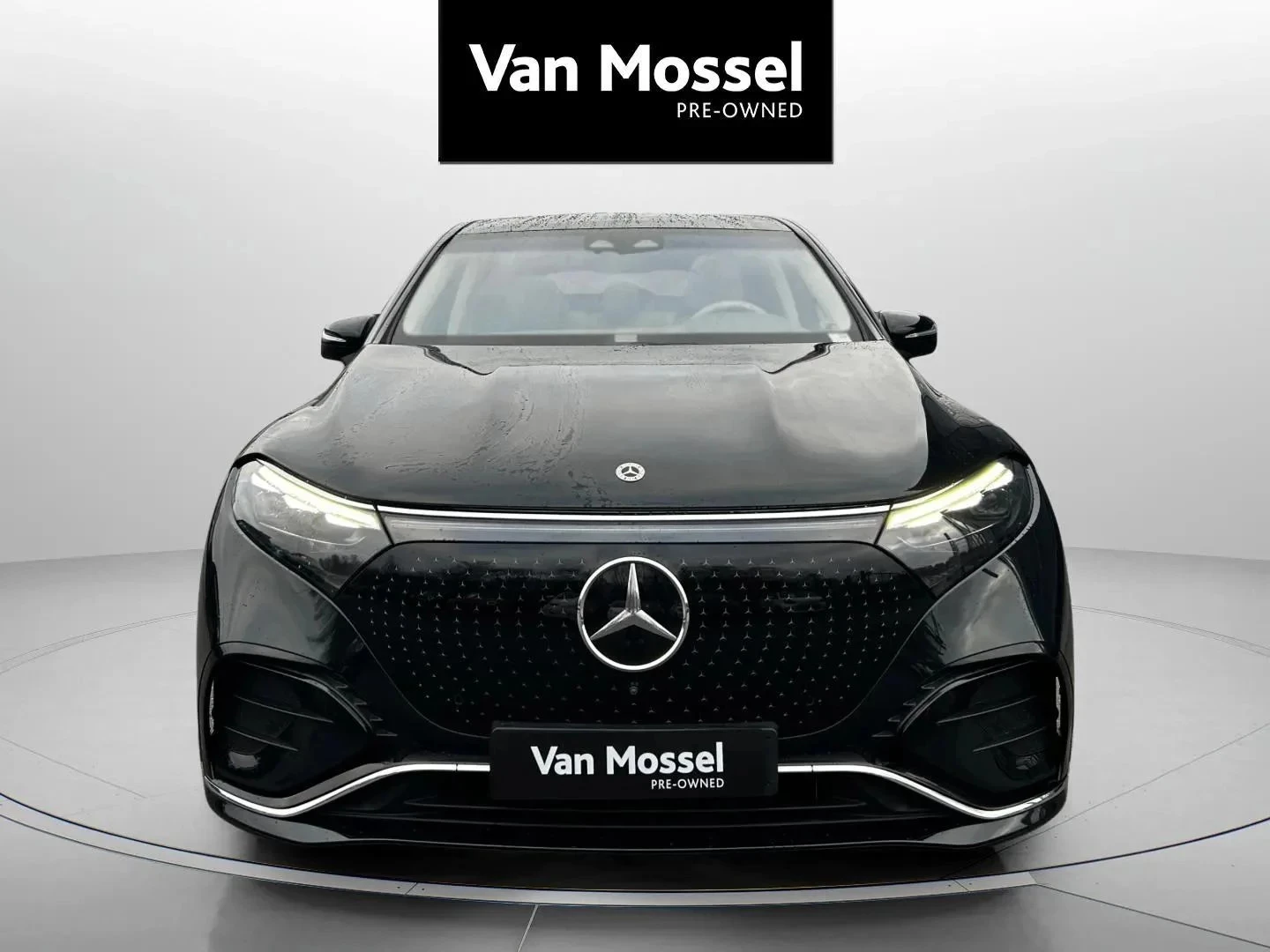 Mercedes-Benz-EQS-image-2