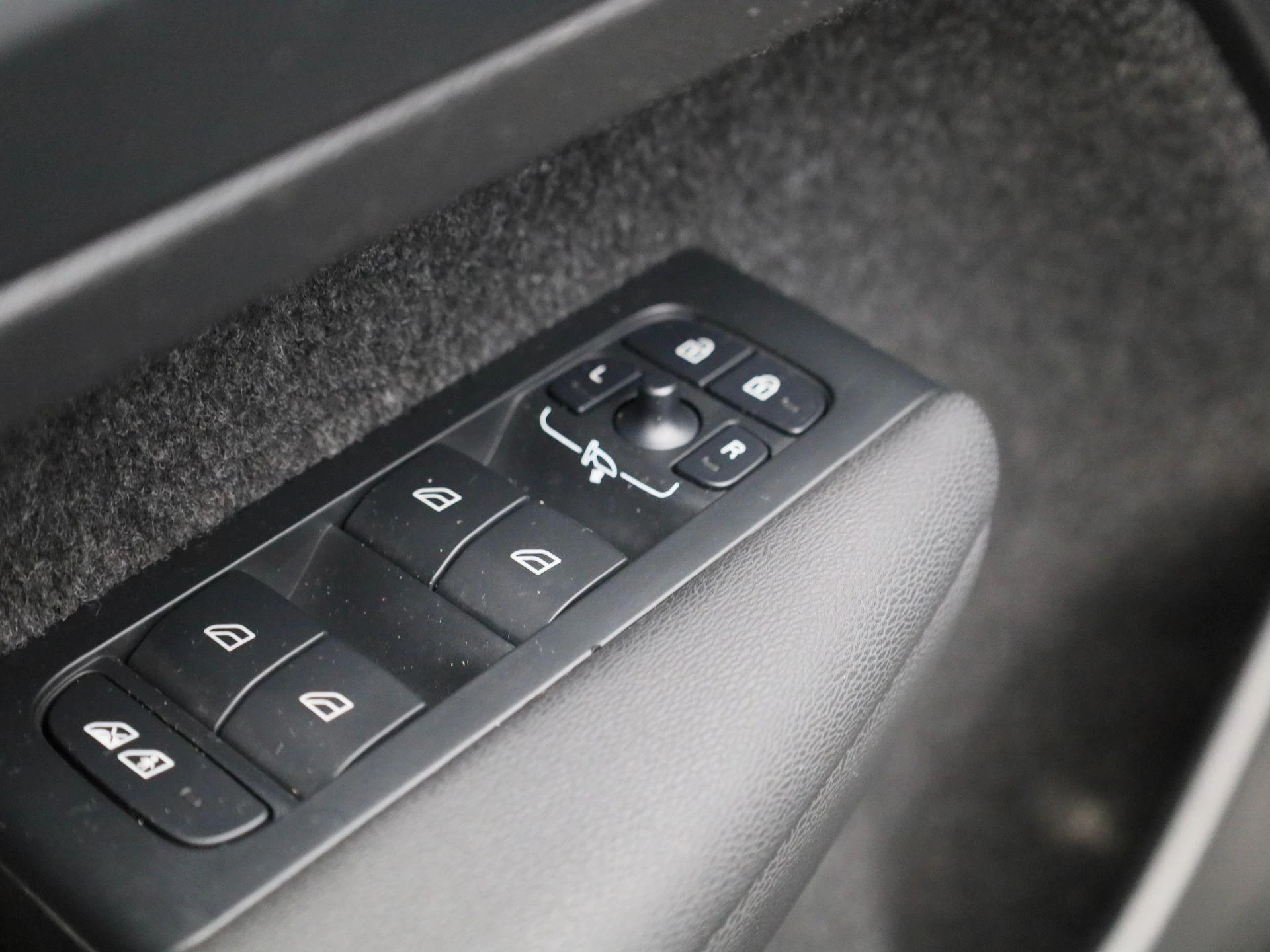 Volvo-XC40-image-28