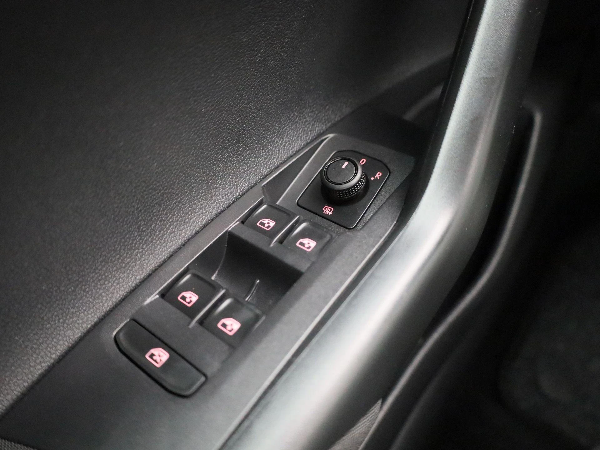 Volkswagen-Polo-image-19