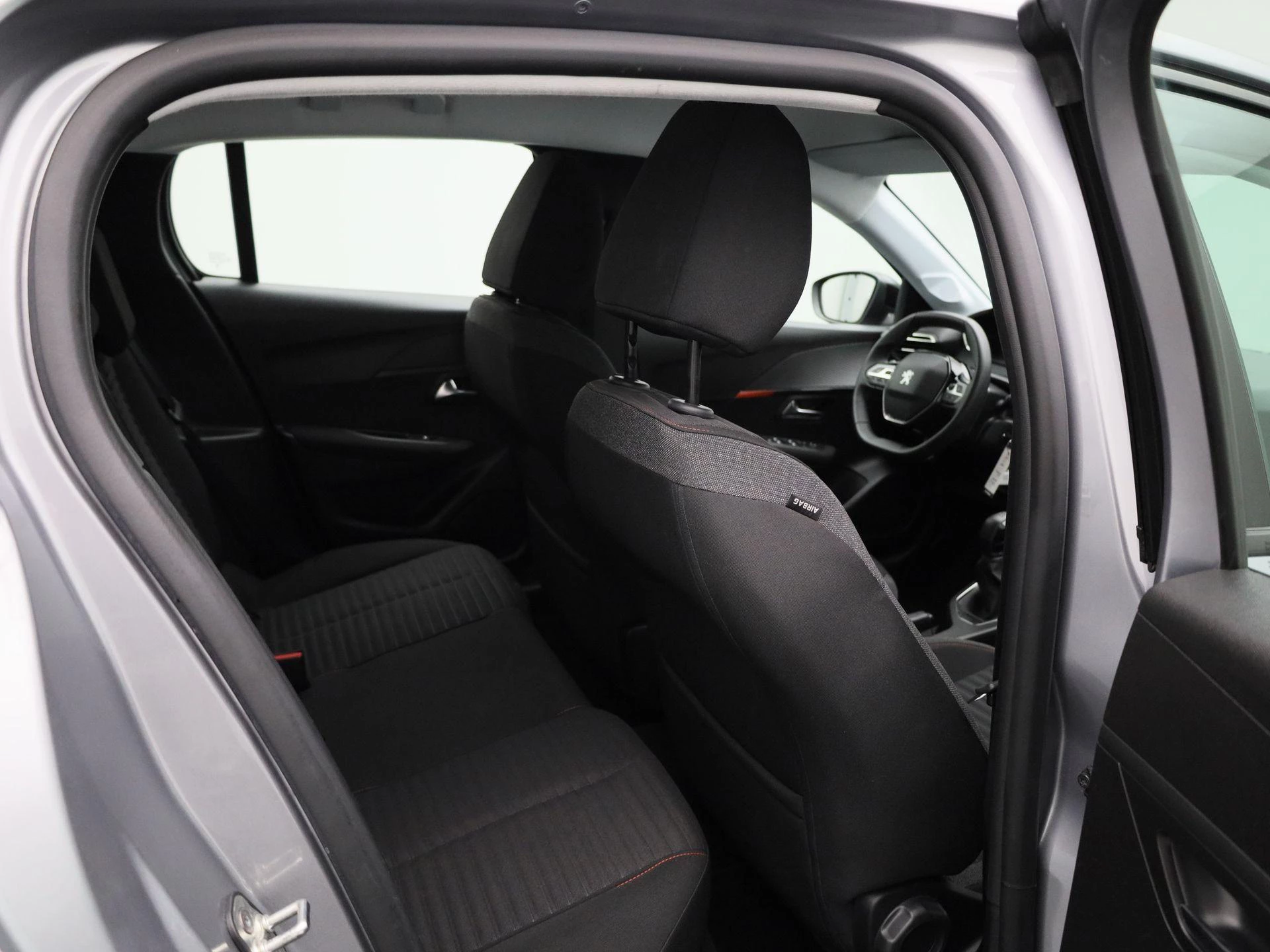 Peugeot-208-image-29