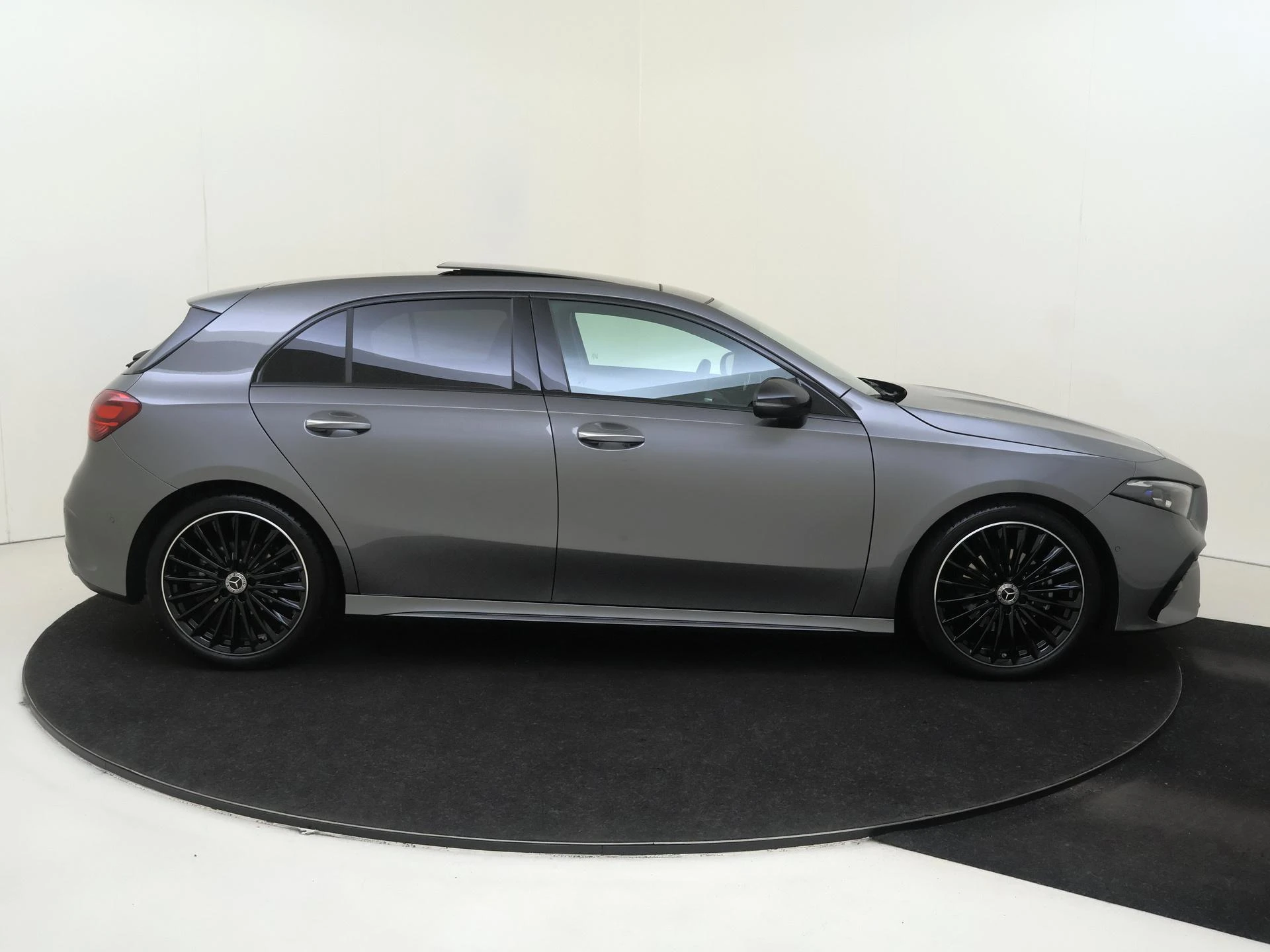 Mercedes-Benz A-Klasse 180 Business Solution AMG