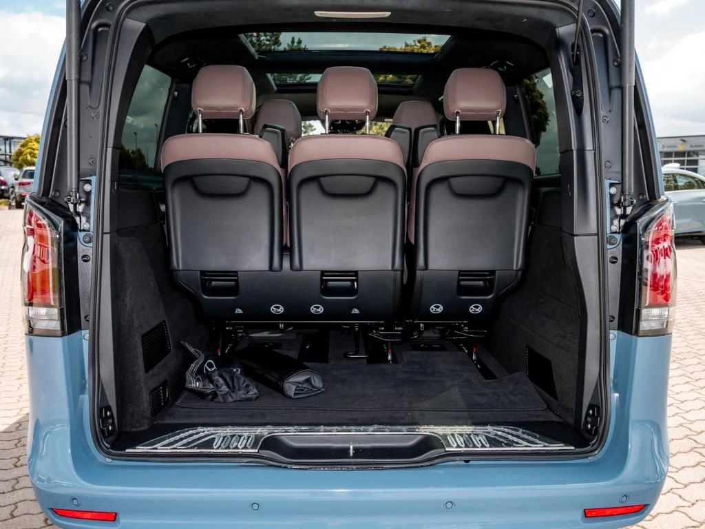 Mercedes-Benz-V-Klasse 300-image-14