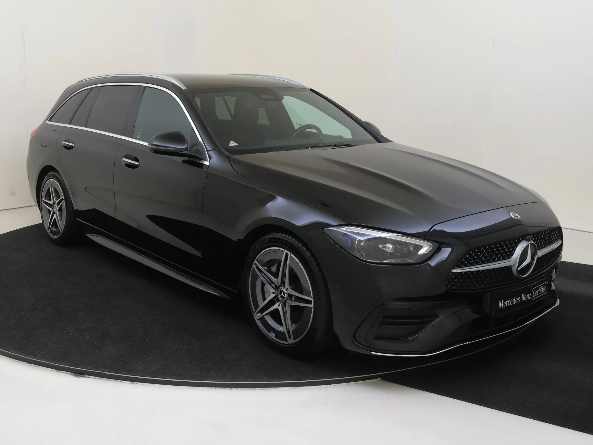 Mercedes-Benz-C-Klasse-image-4