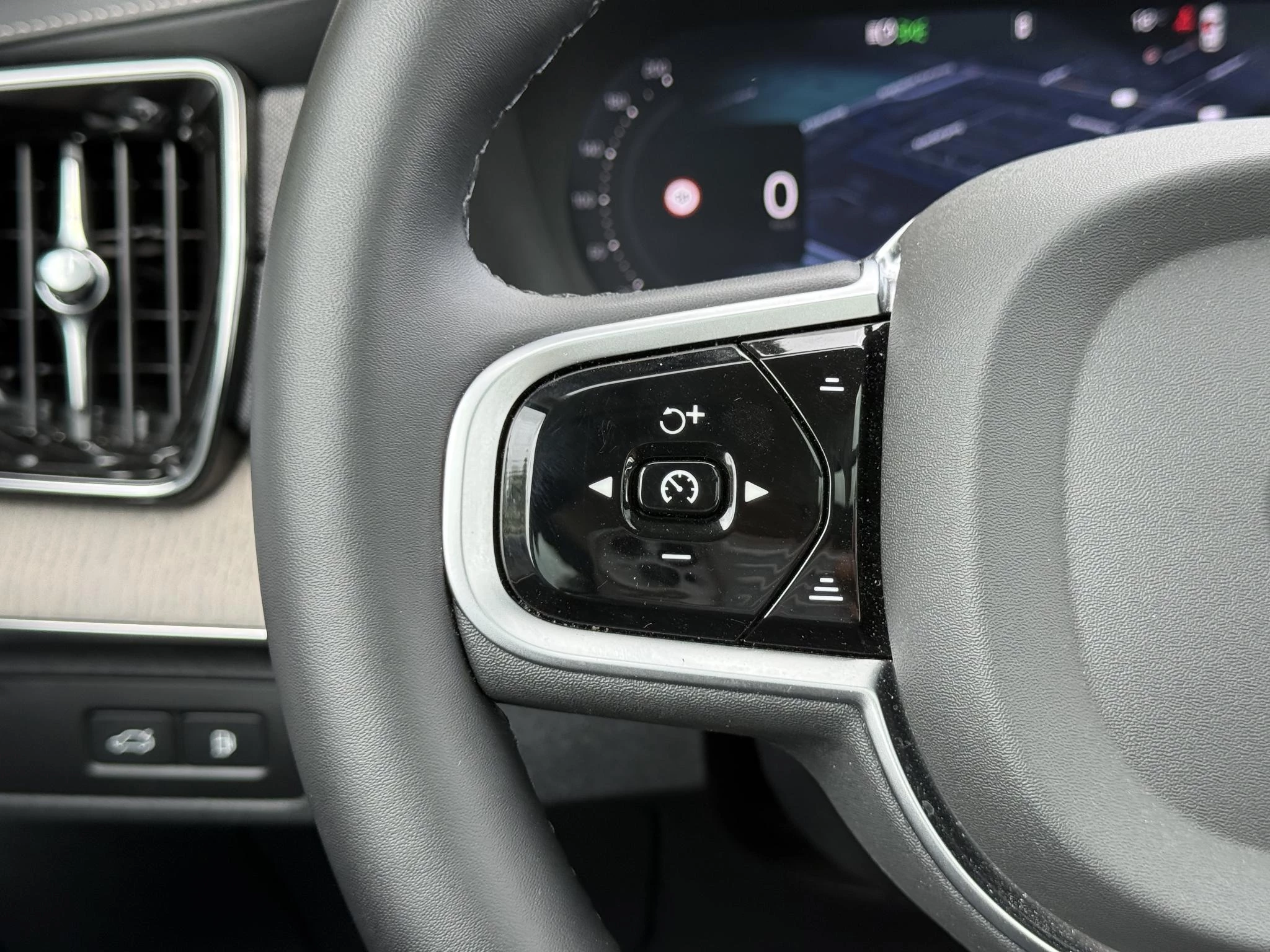 Volvo XC90 T8 Plug-in hybrid AWD Ultra Dark