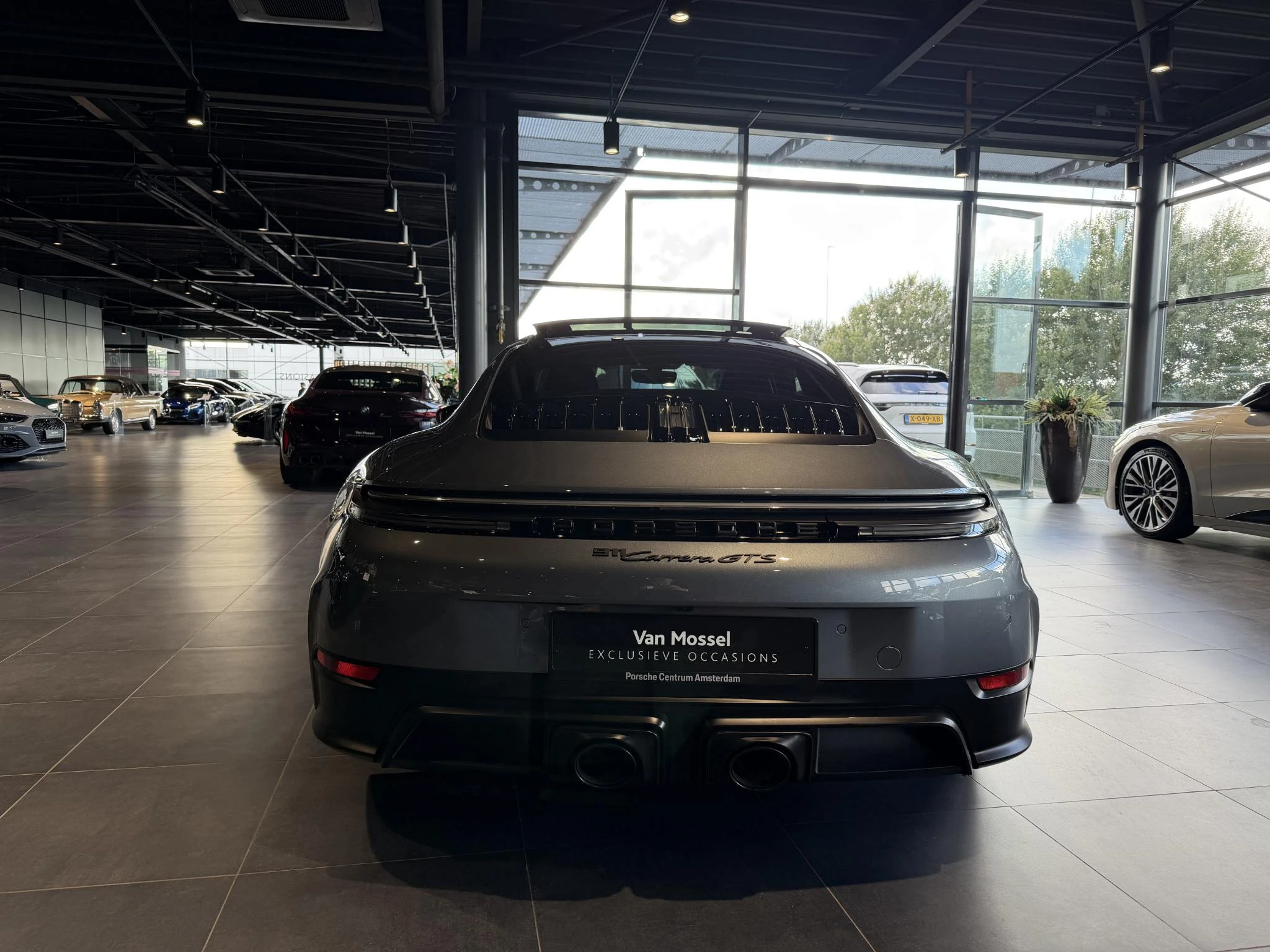 Porsche-911-image-7