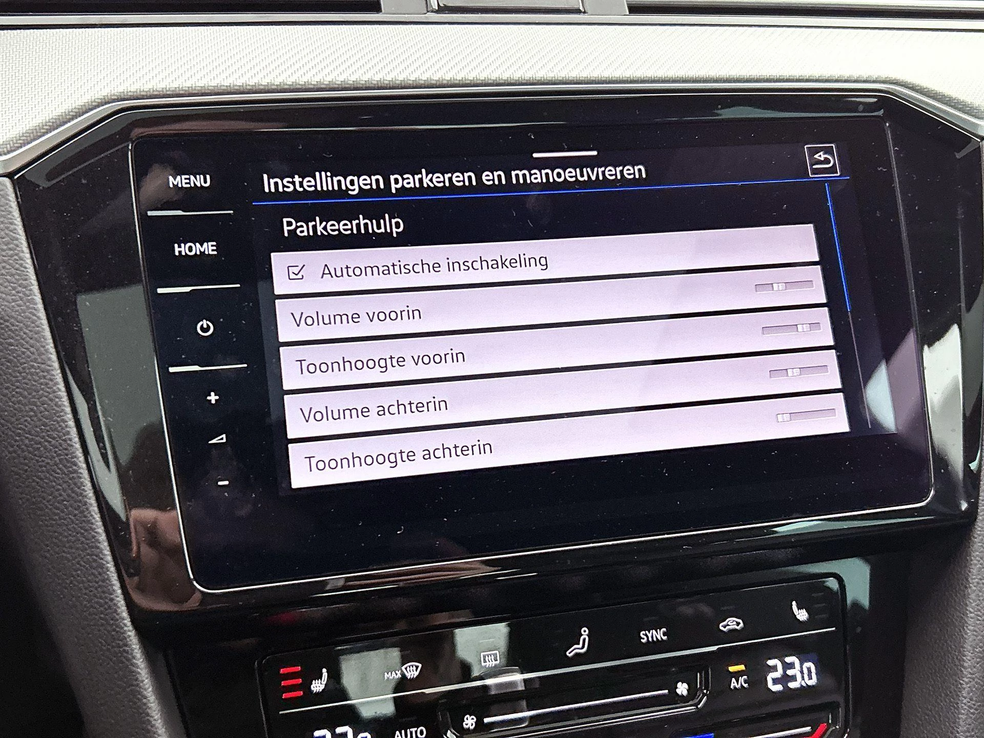 Volkswagen-Passat-image-14