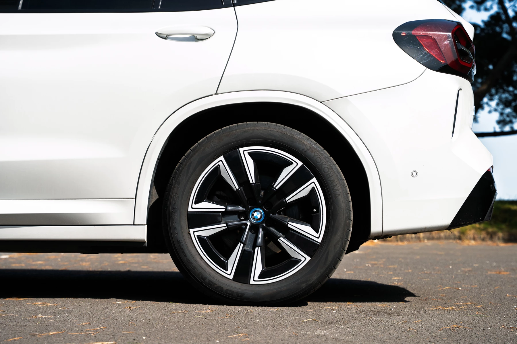 BMW-iX3-image-24