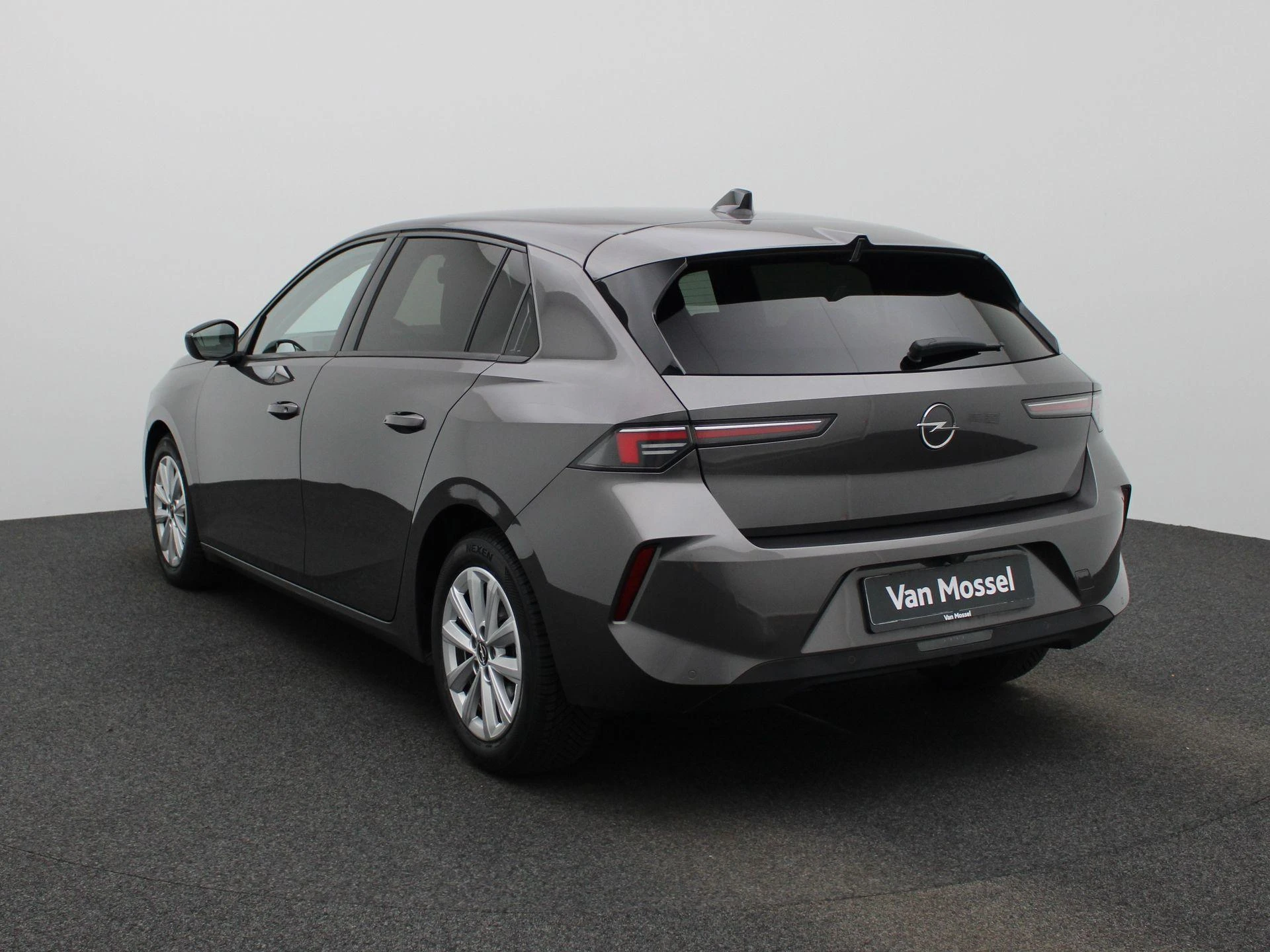 Opel-Astra-image-1