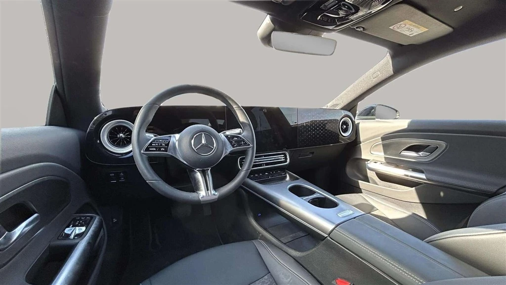 Mercedes-Benz-CLA-image-11