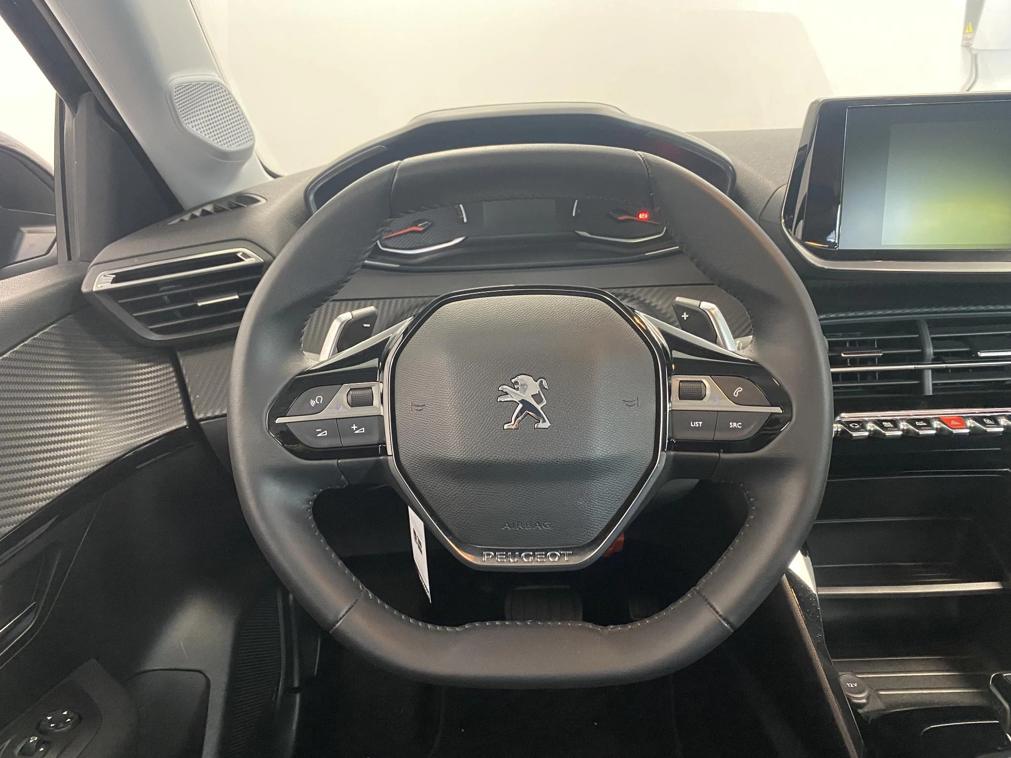 Peugeot-208-image-12