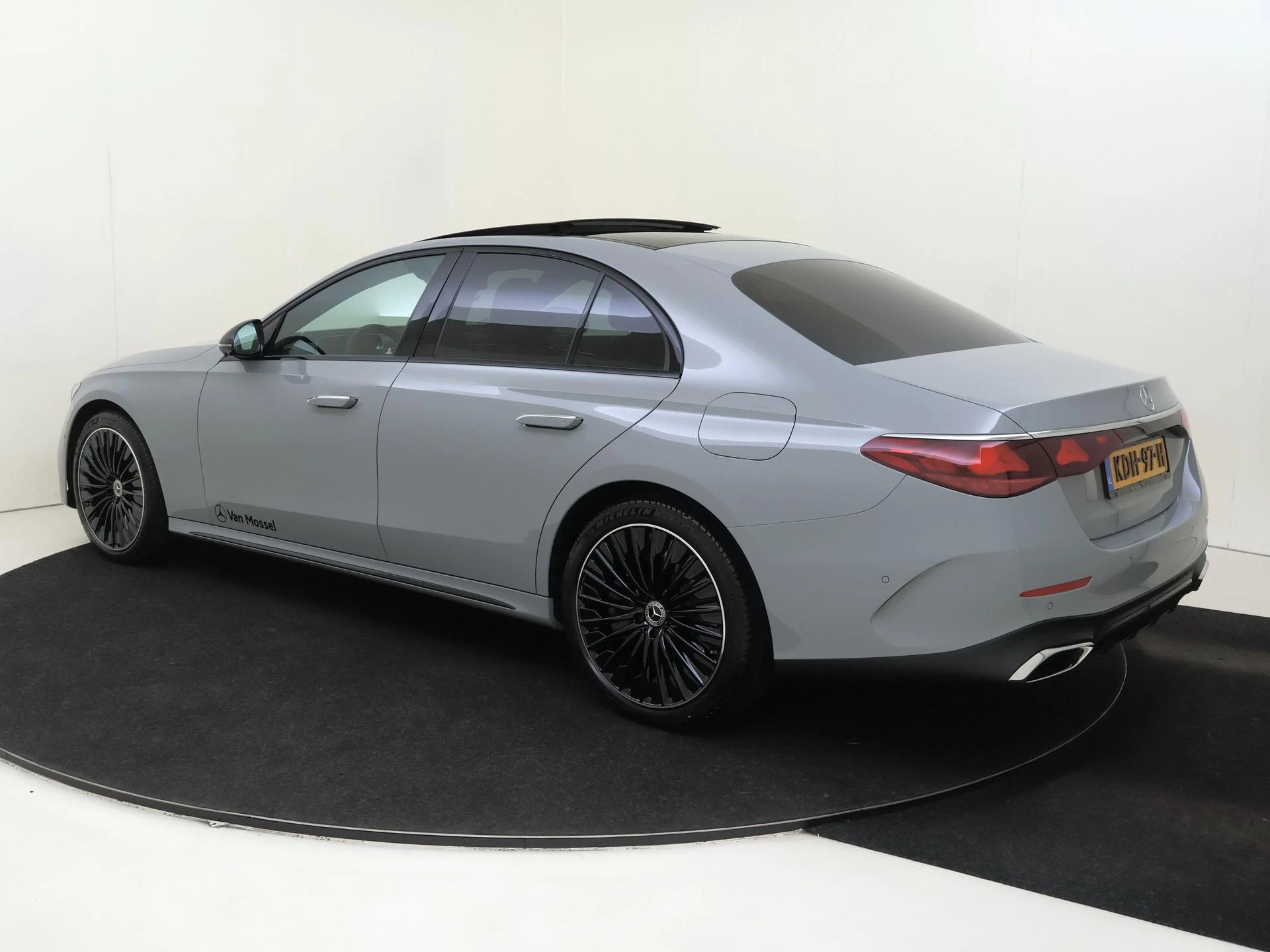 Mercedes-Benz E-Klasse 400 e 4MATIC AMG Line