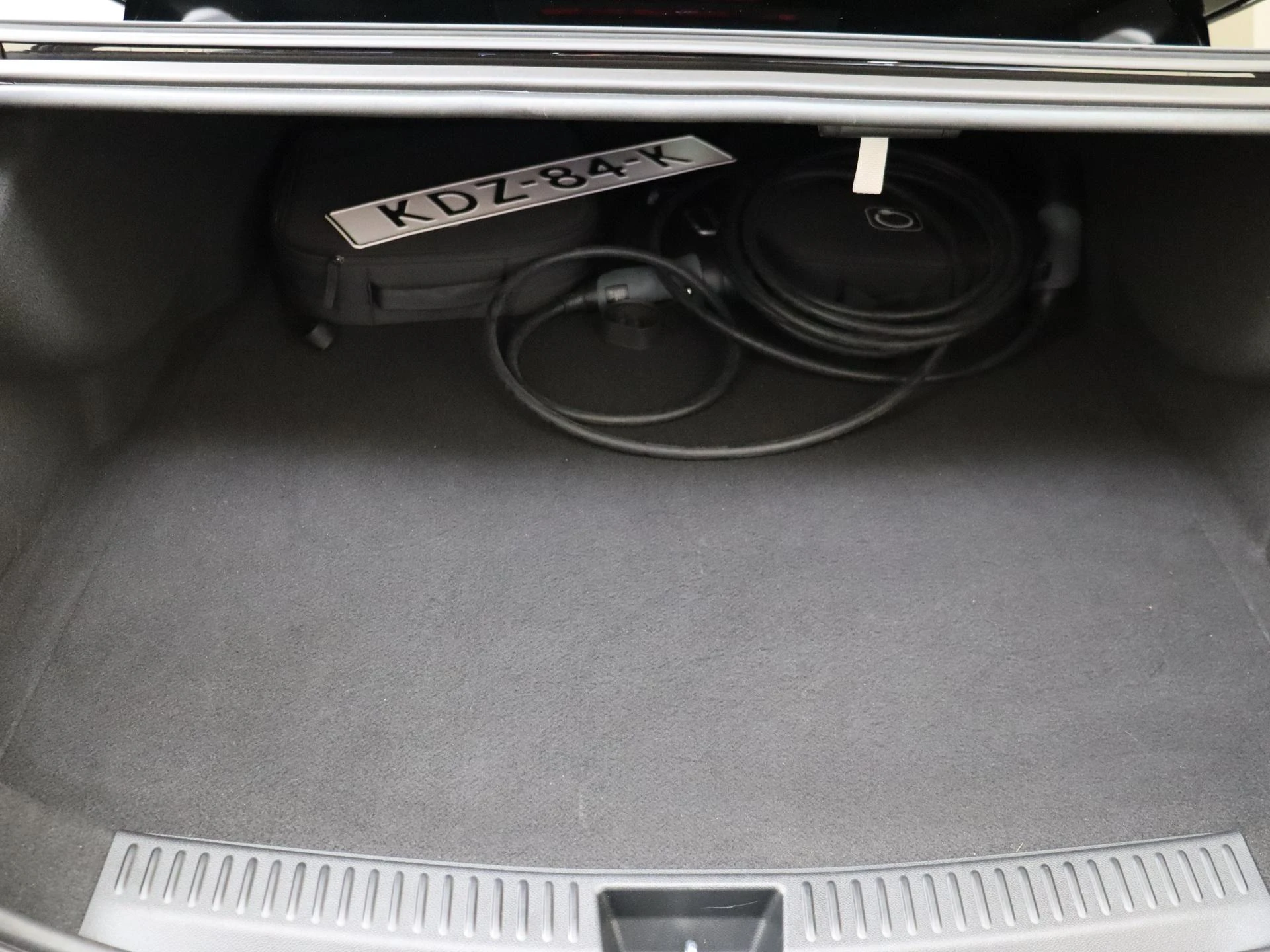Mercedes-Benz-E-Klasse-image-30