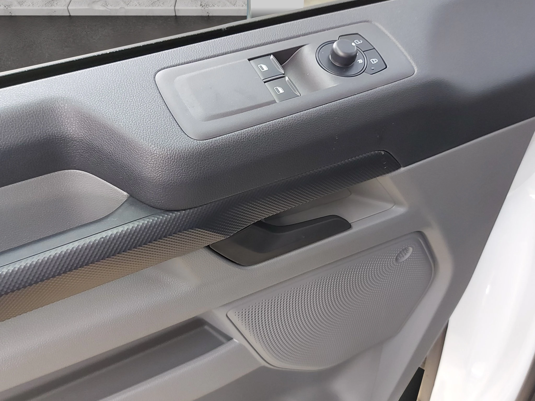 Ford-Transit Custom-image-16