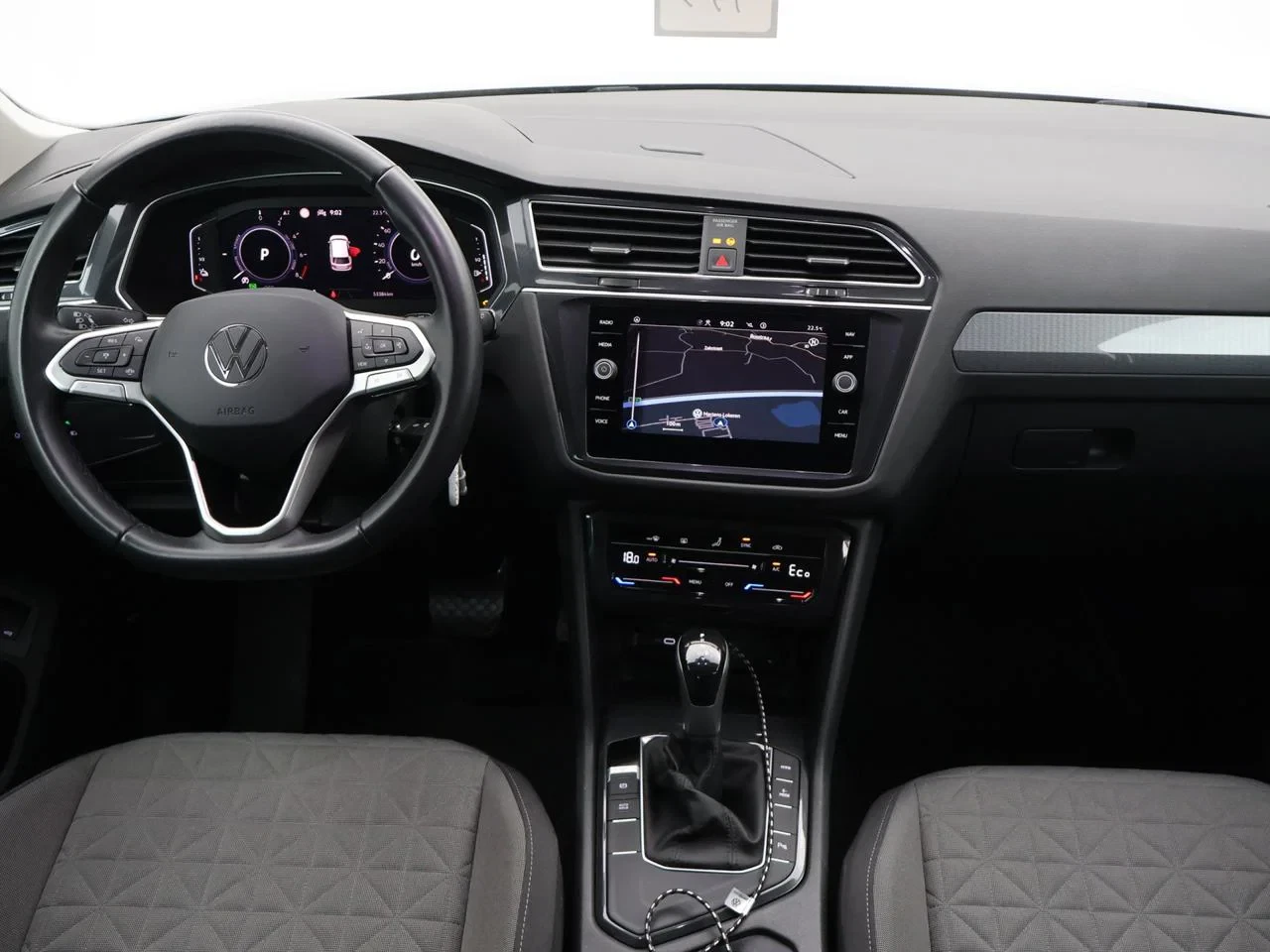 Volkswagen-Tiguan-image-7