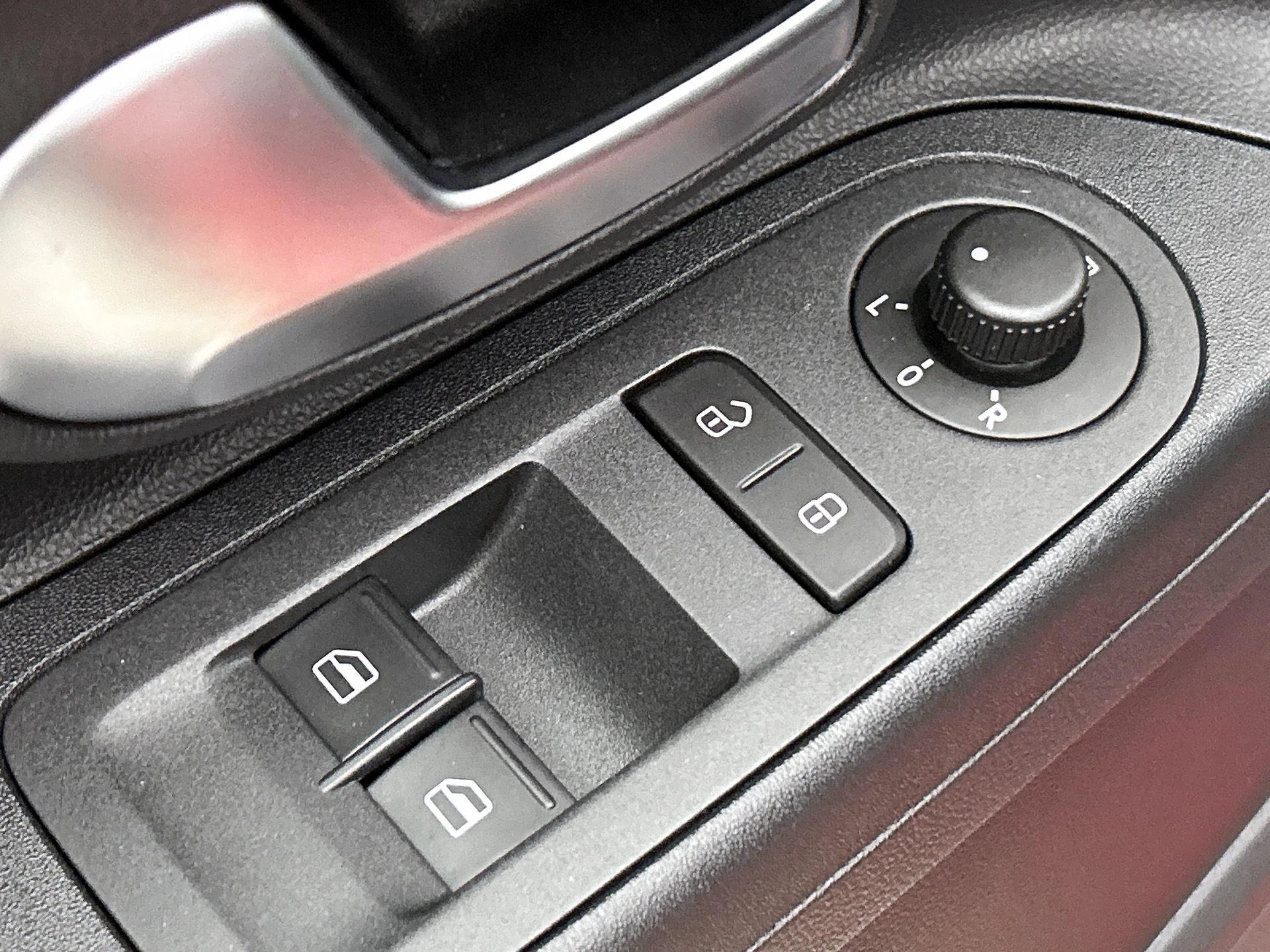 Volkswagen-up!-image-13