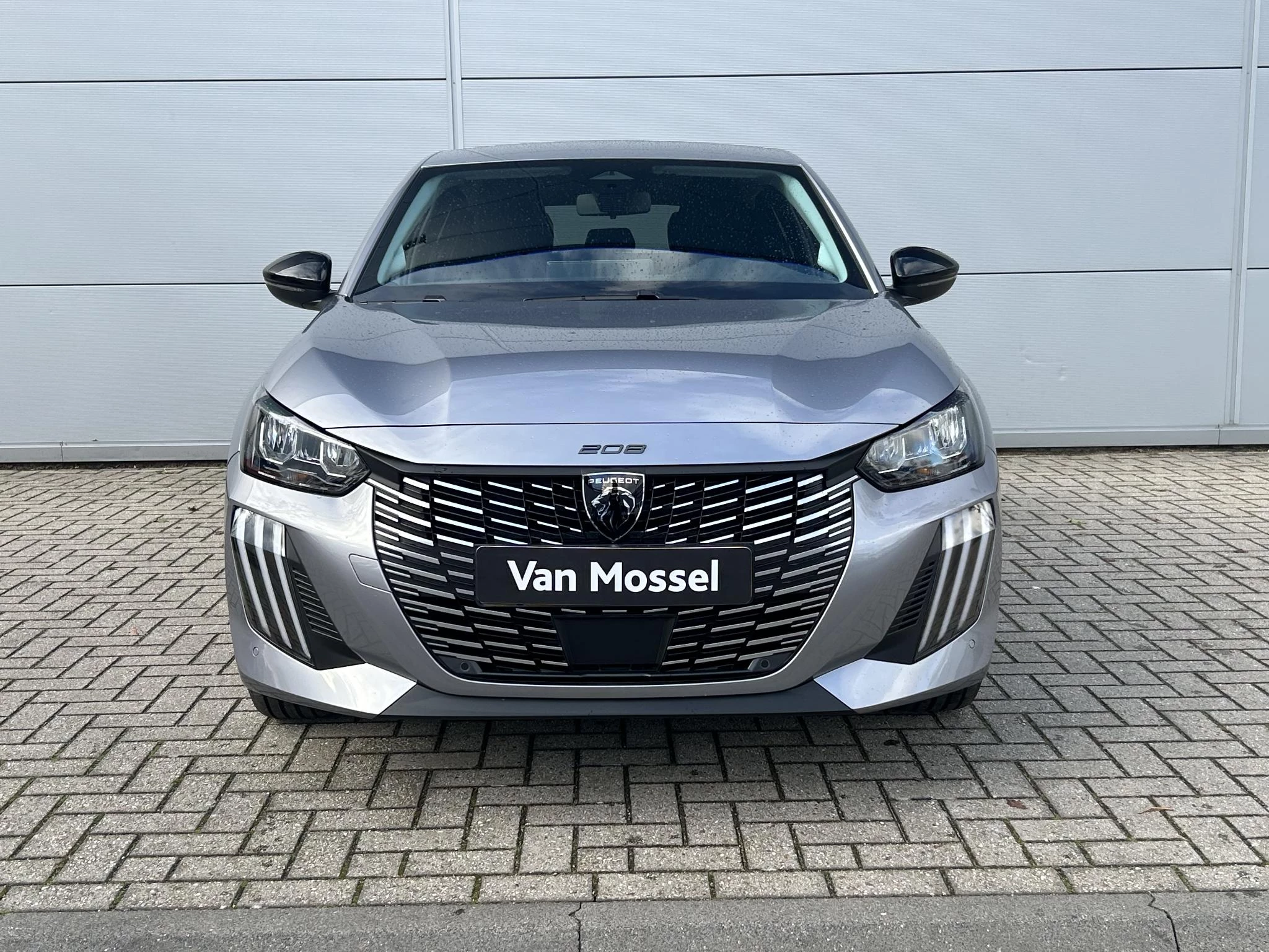 Peugeot-e-208-image-8