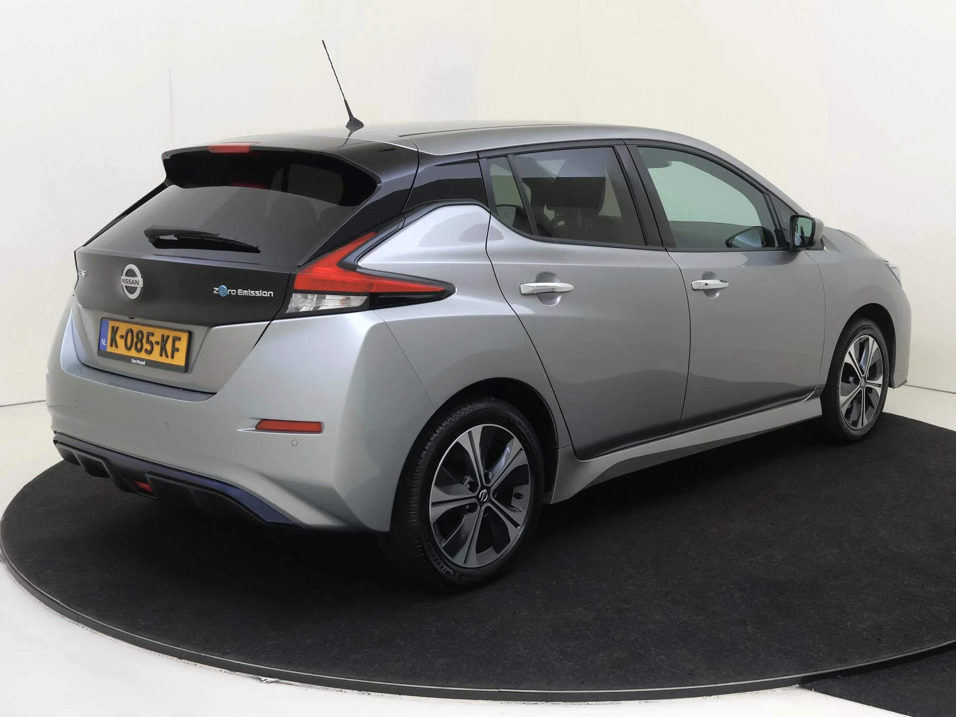 Nissan-Leaf-image-3