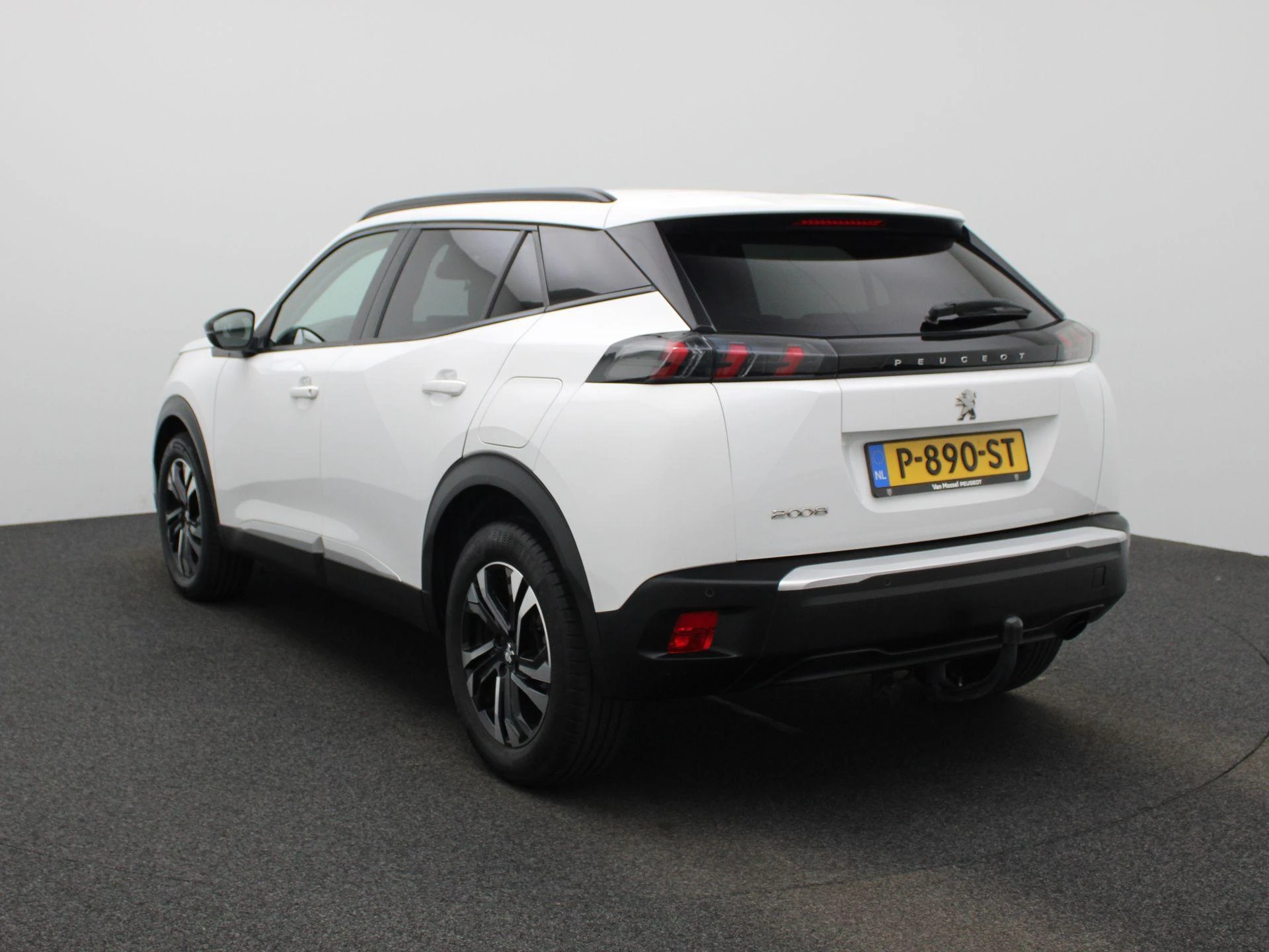 Peugeot-2008-image-1