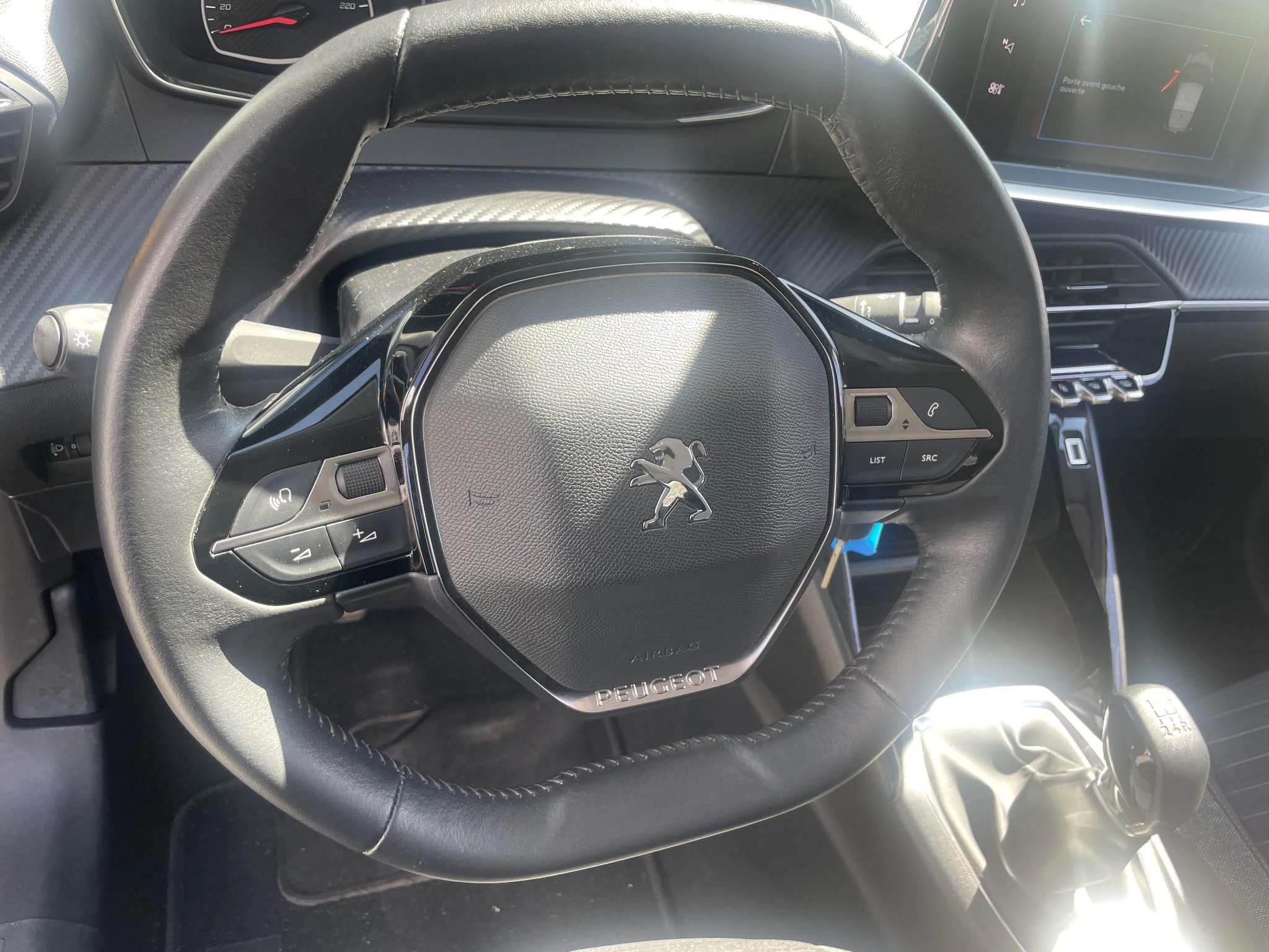 Peugeot-208-image-10