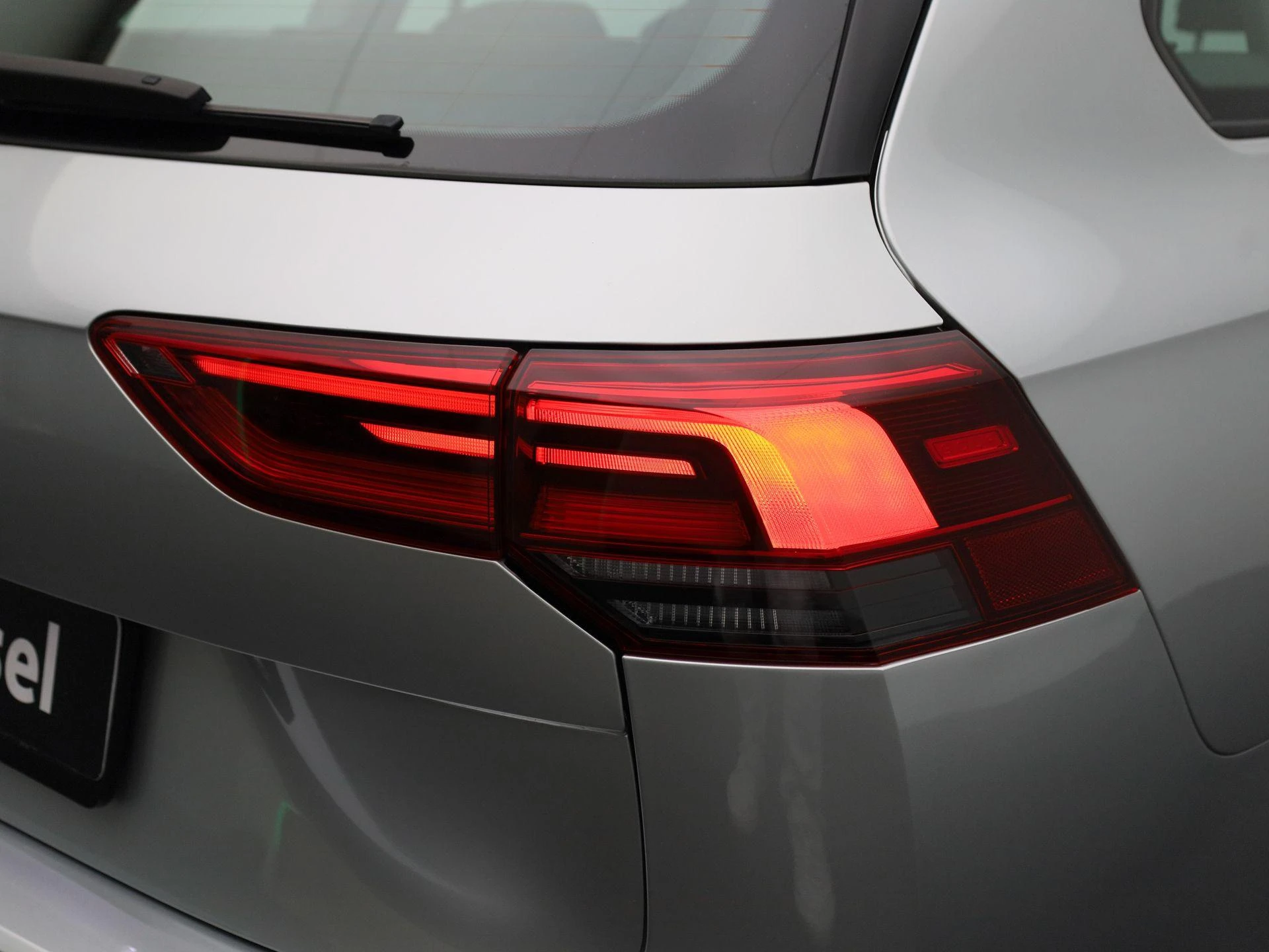 Volkswagen-Golf-image-28