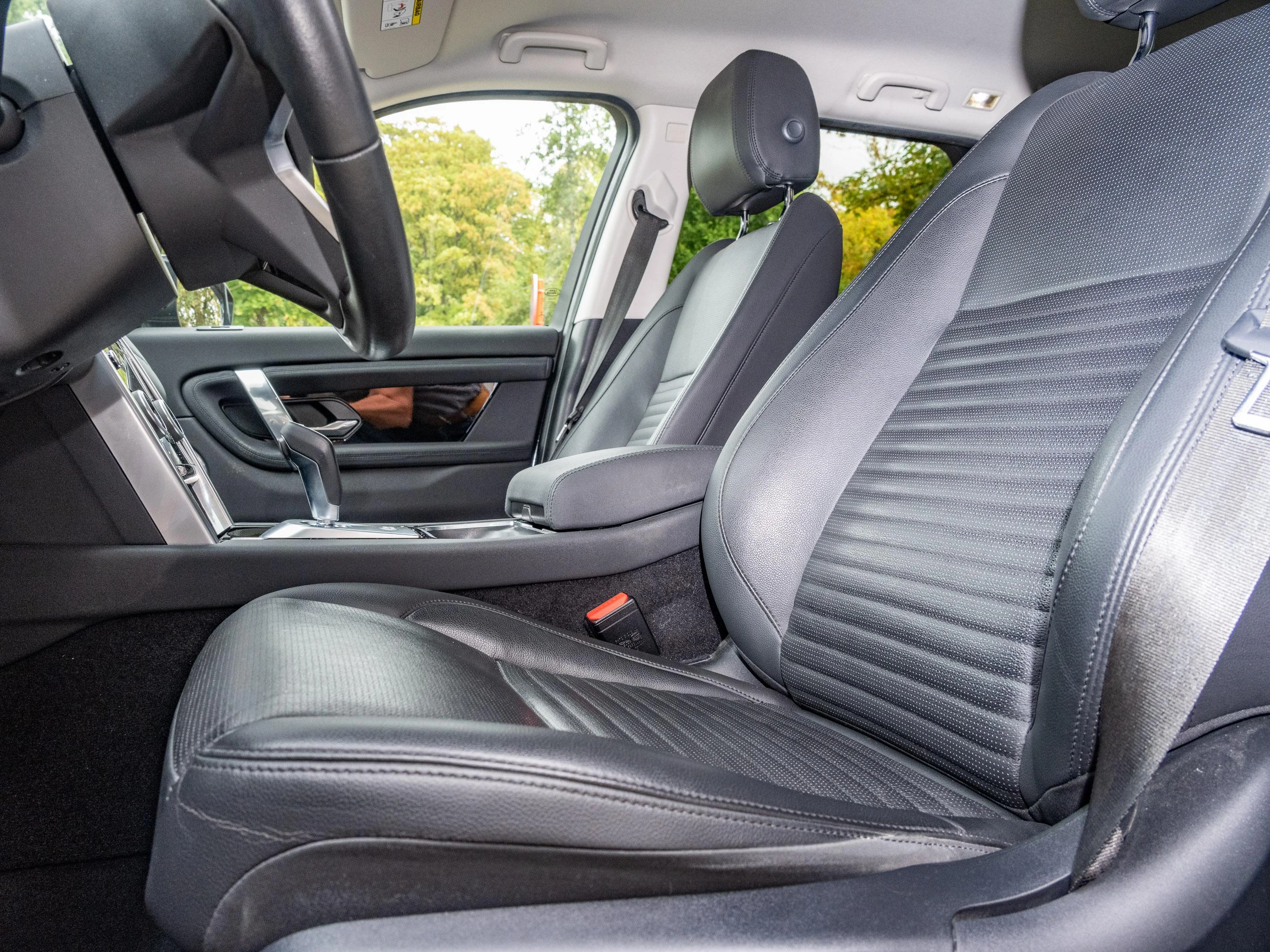 Land Rover-Discovery Sport-image-15