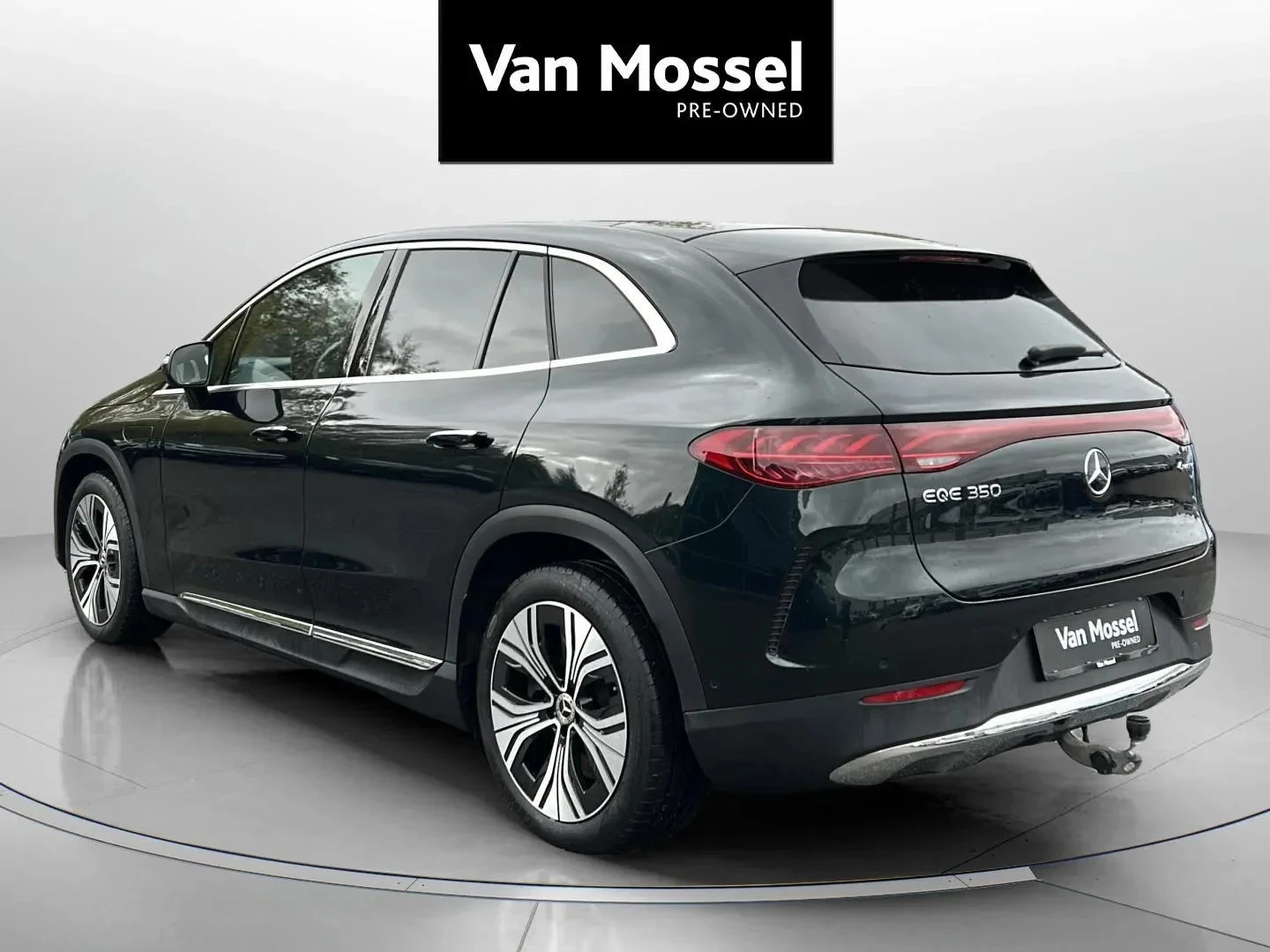 Mercedes-Benz-EQE-image-6