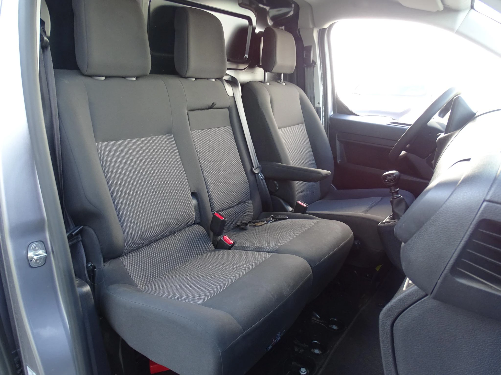 Opel-Vivaro-image-9