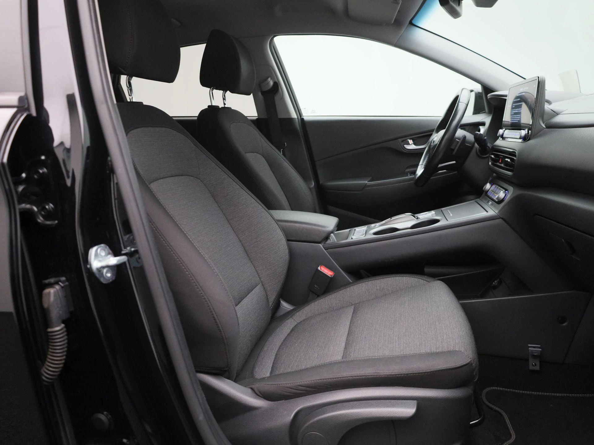Hyundai-Kona-image-34