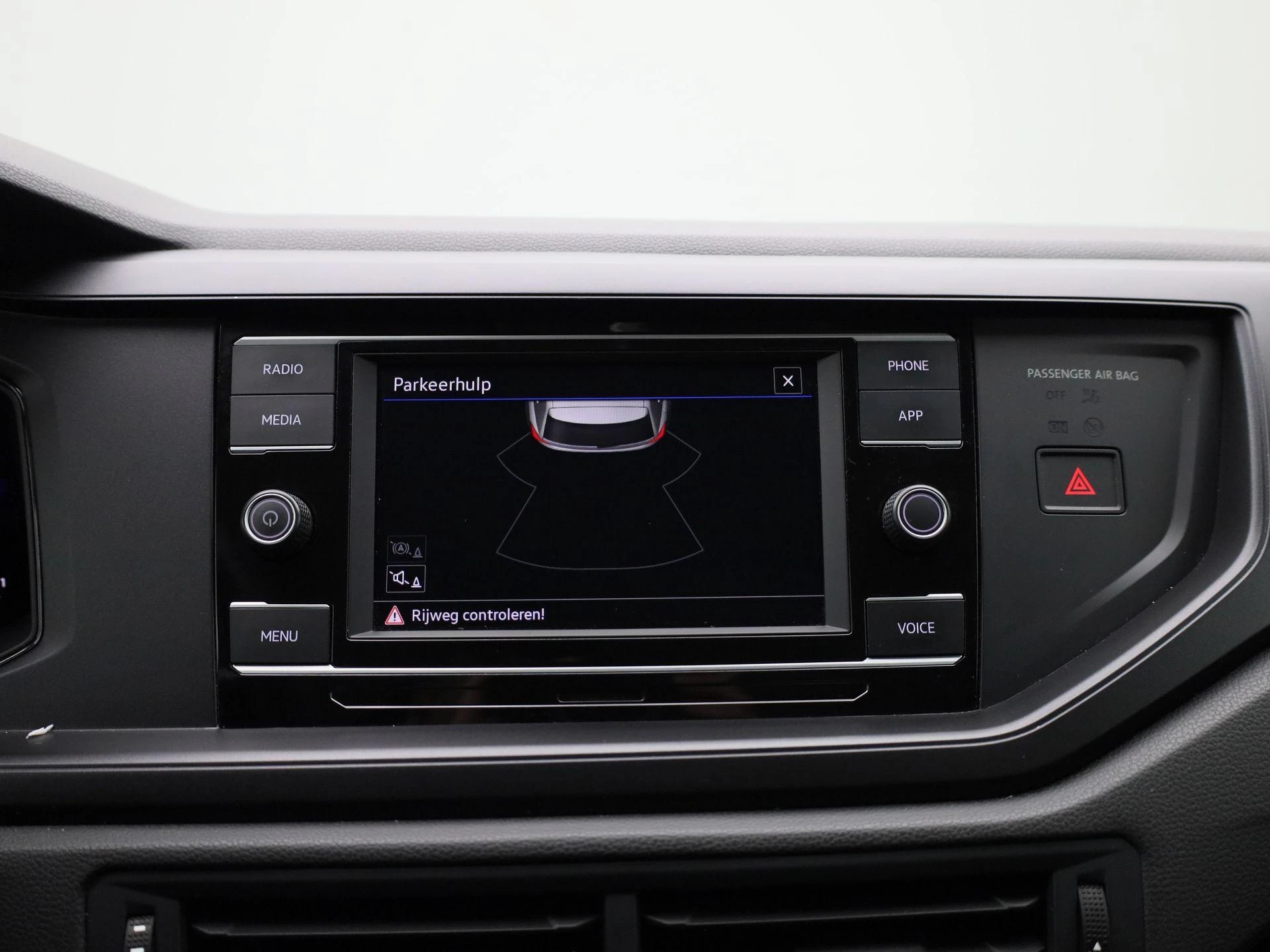 Volkswagen-Polo-image-25