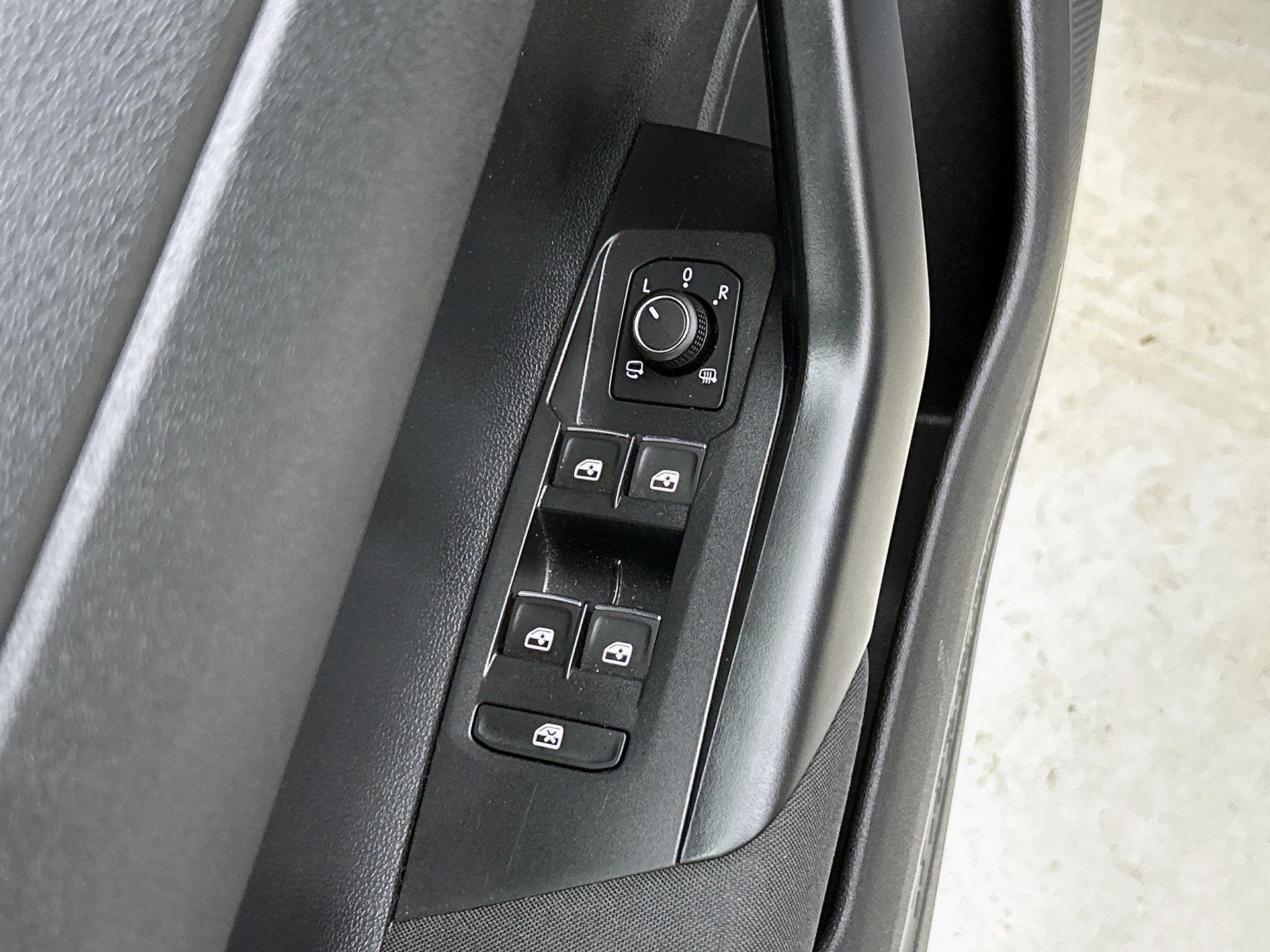 Volkswagen-Polo-image-22