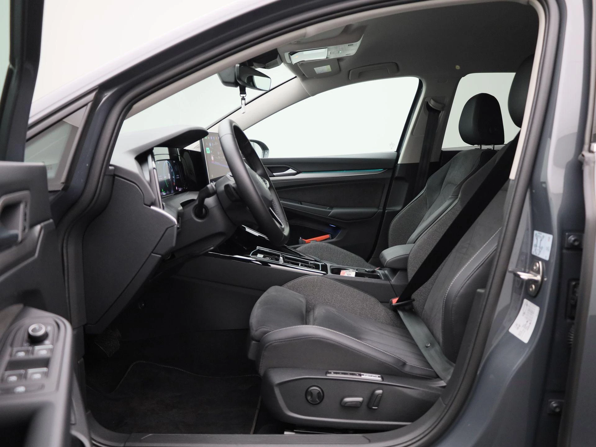 Volkswagen-Golf-image-10
