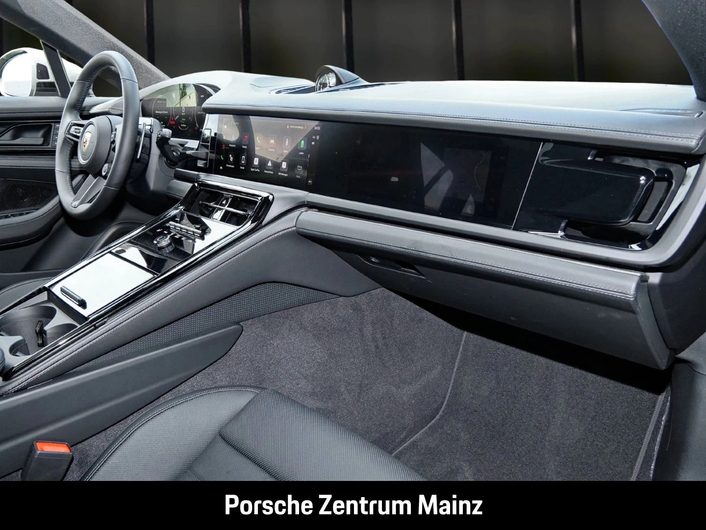 Porsche-Panamera-image-18