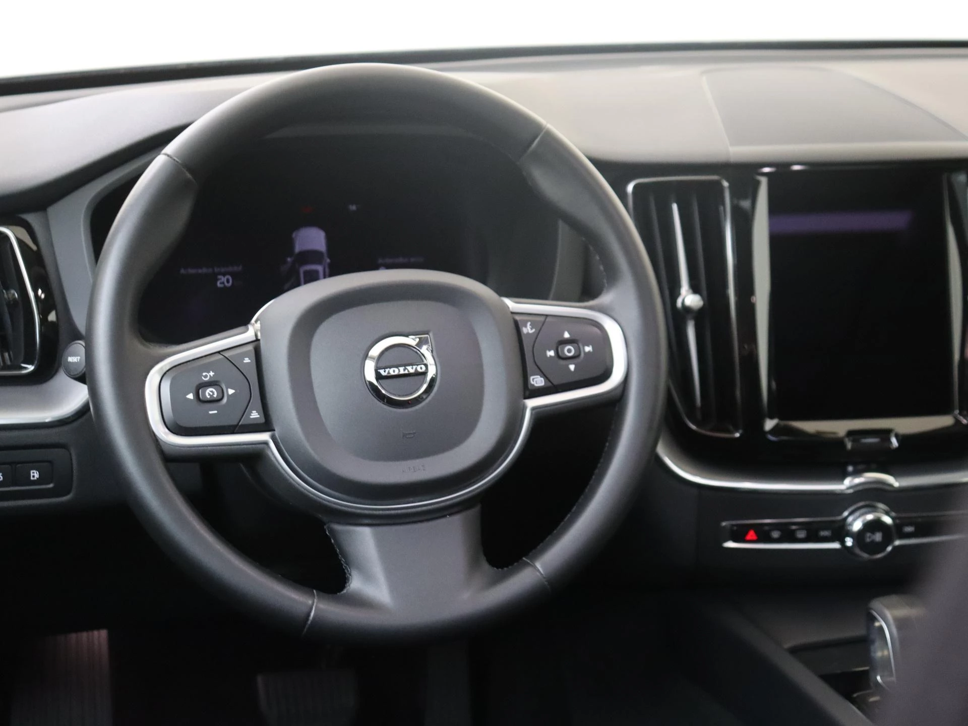 Volvo-XC60-image-9