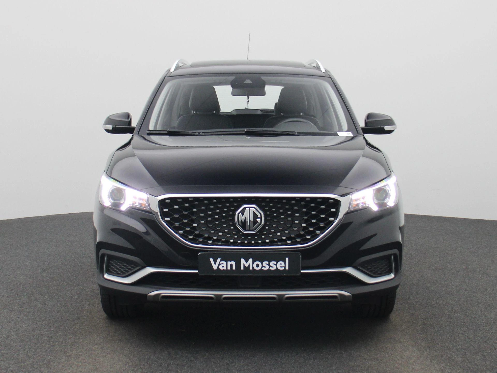 MG-ZS EV-image-2