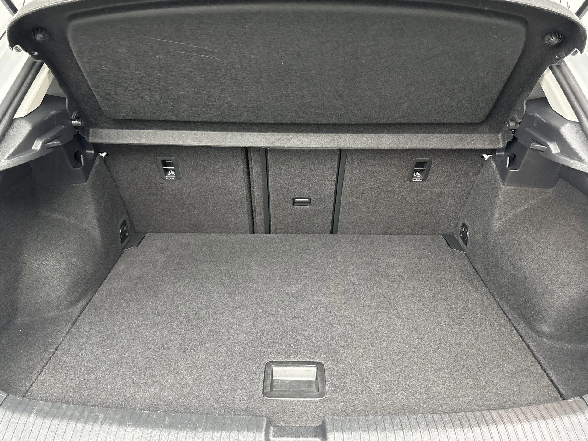 Volkswagen-T-Roc-image-16