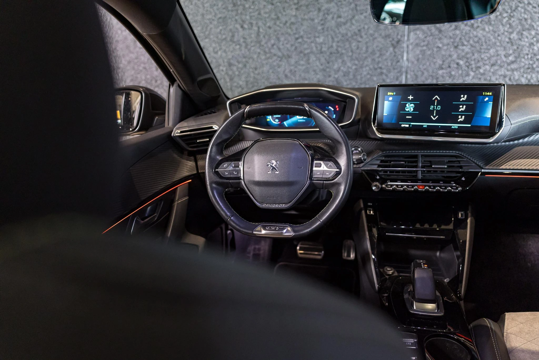 Peugeot-e-208-image-15