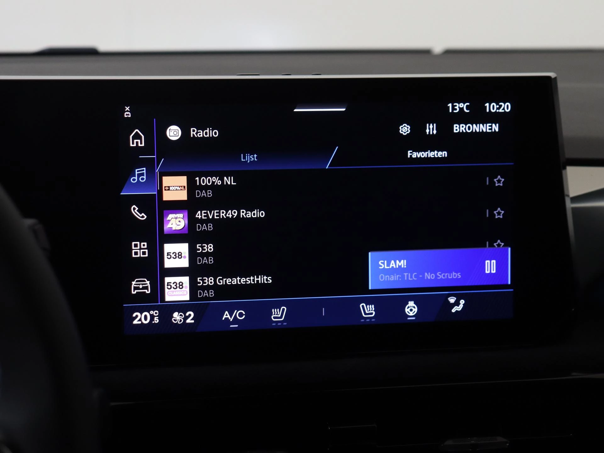 Renault-Clio-image-15