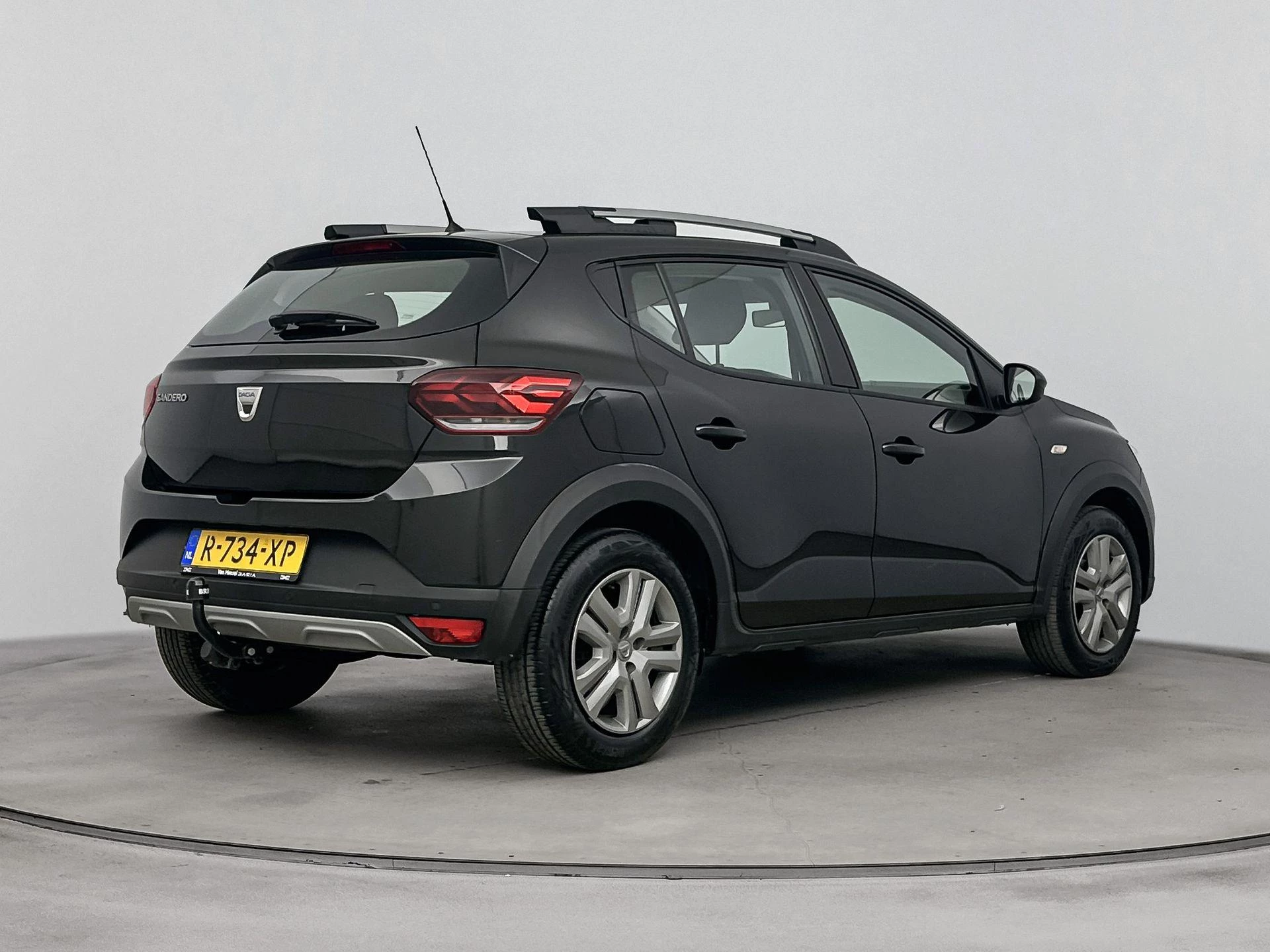 Dacia-Sandero Stepway-image-3