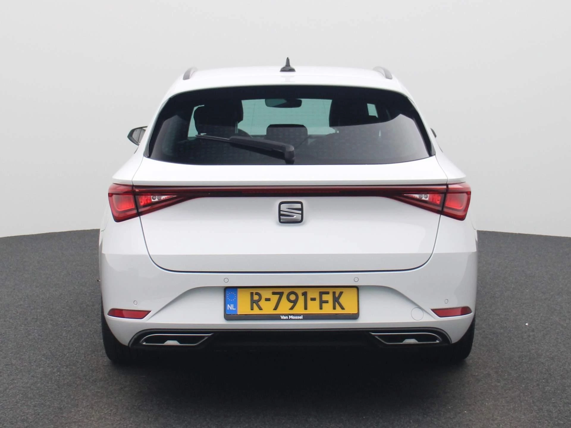 SEAT Leon Sportstourer 1.0 eTSI FR Business 110 PK