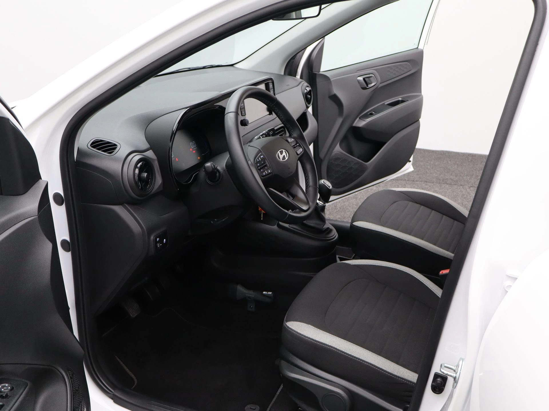 Hyundai-i10-image-14