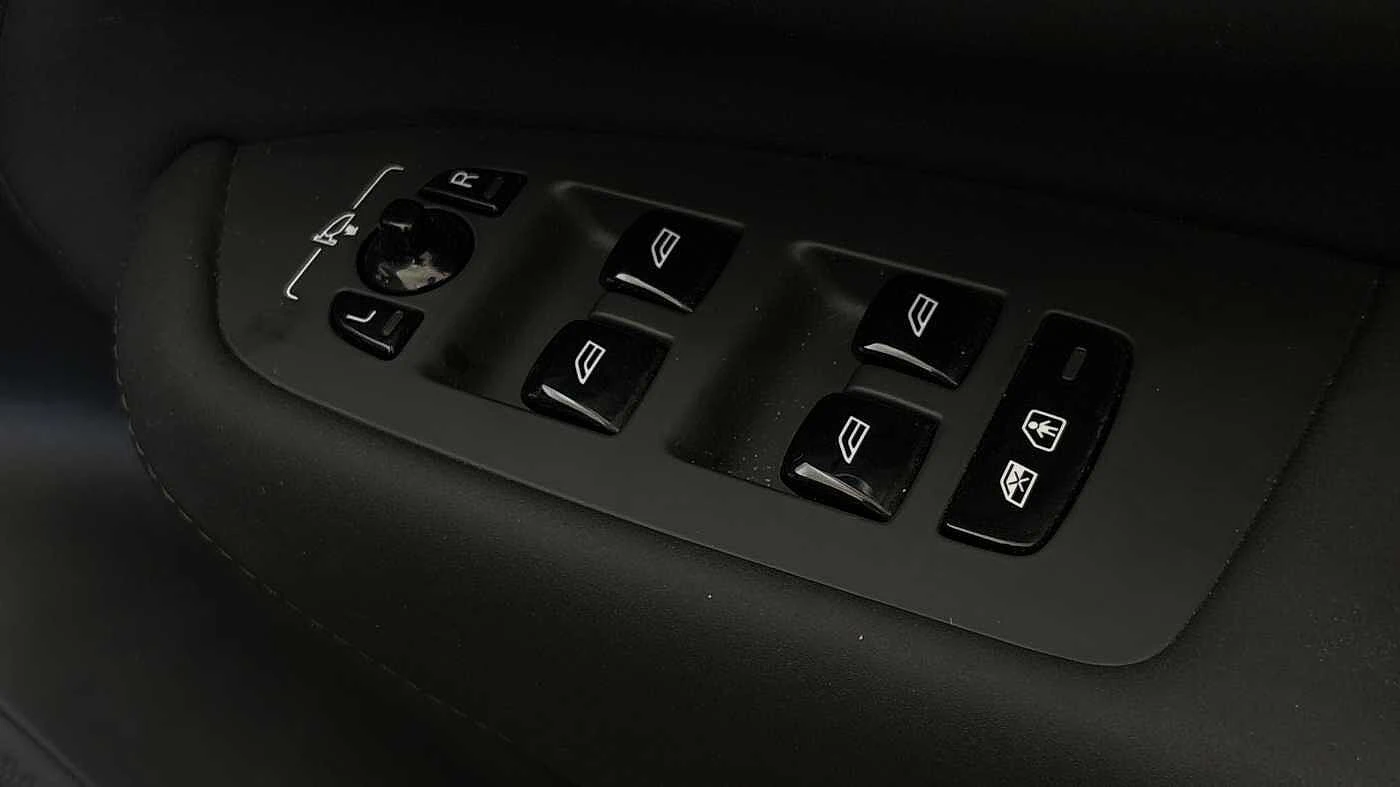 Volvo-XC90-image-19