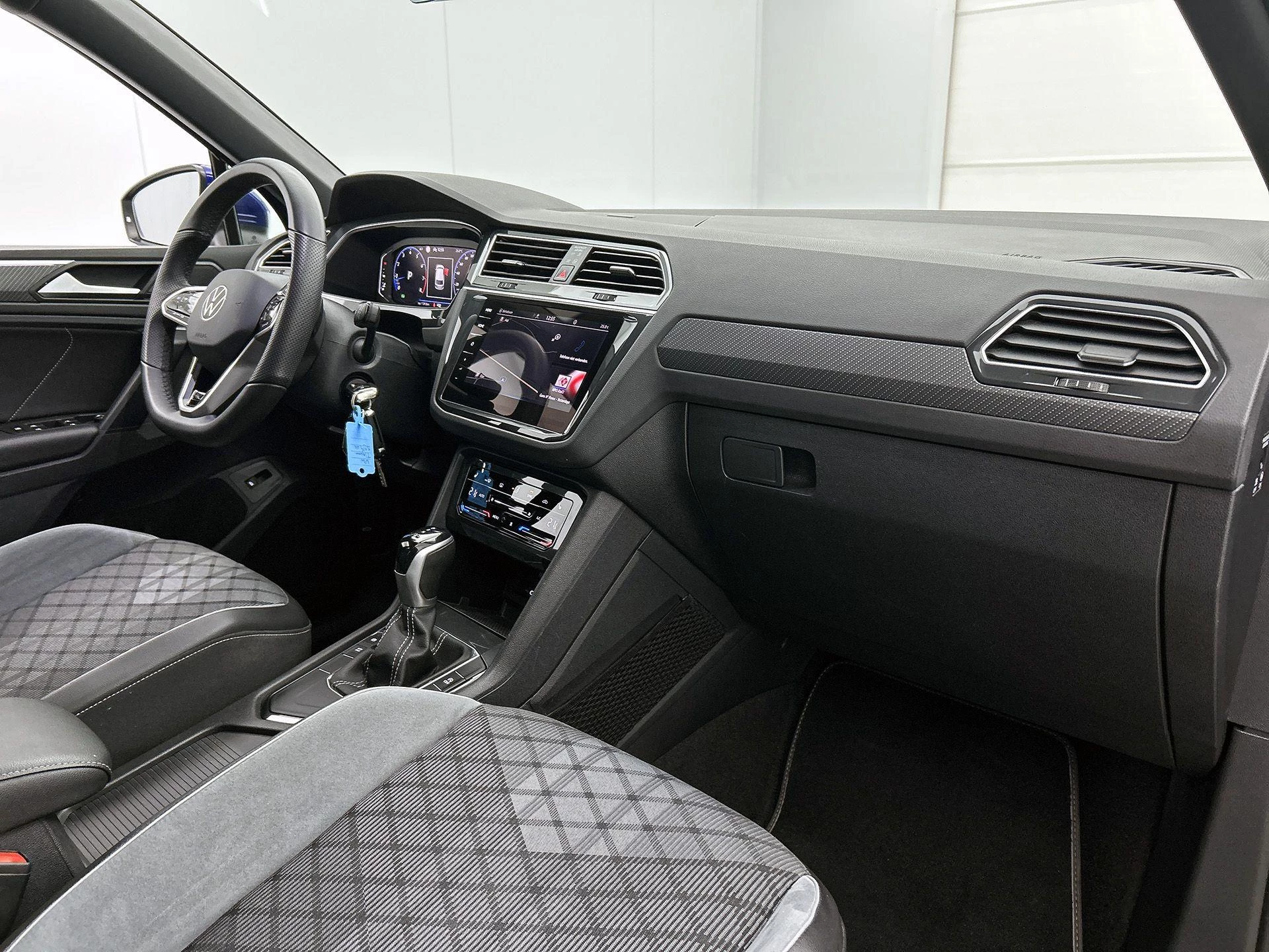 Volkswagen-Tiguan-image-24
