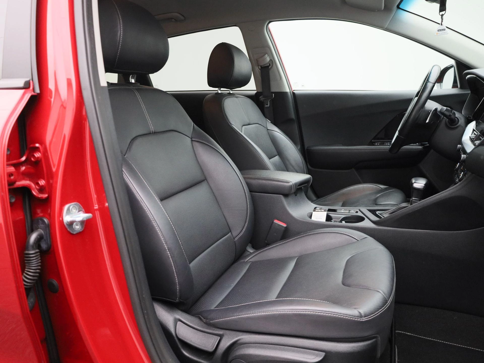 Kia-Niro-image-34