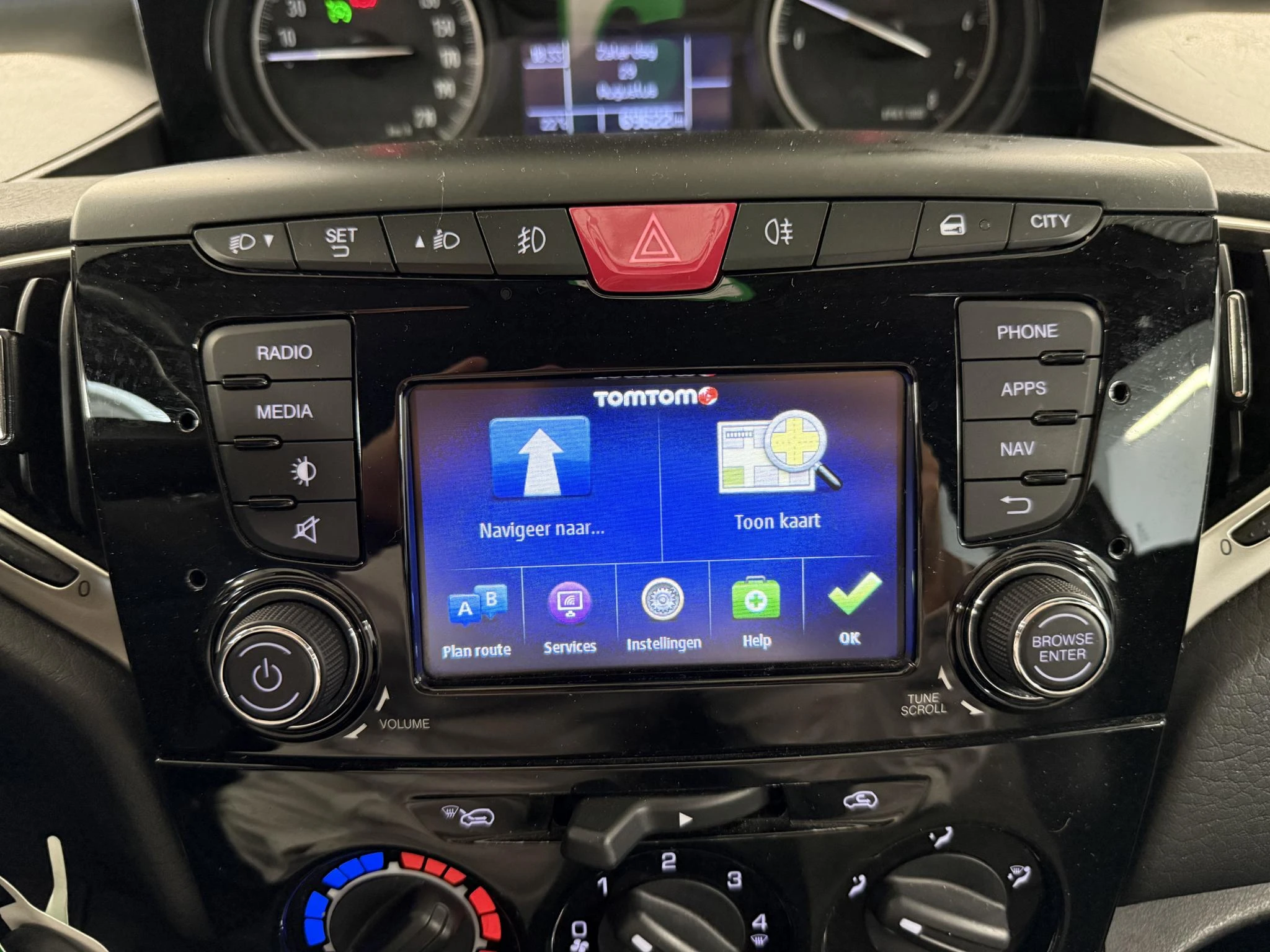 Lancia-Ypsilon-image-19