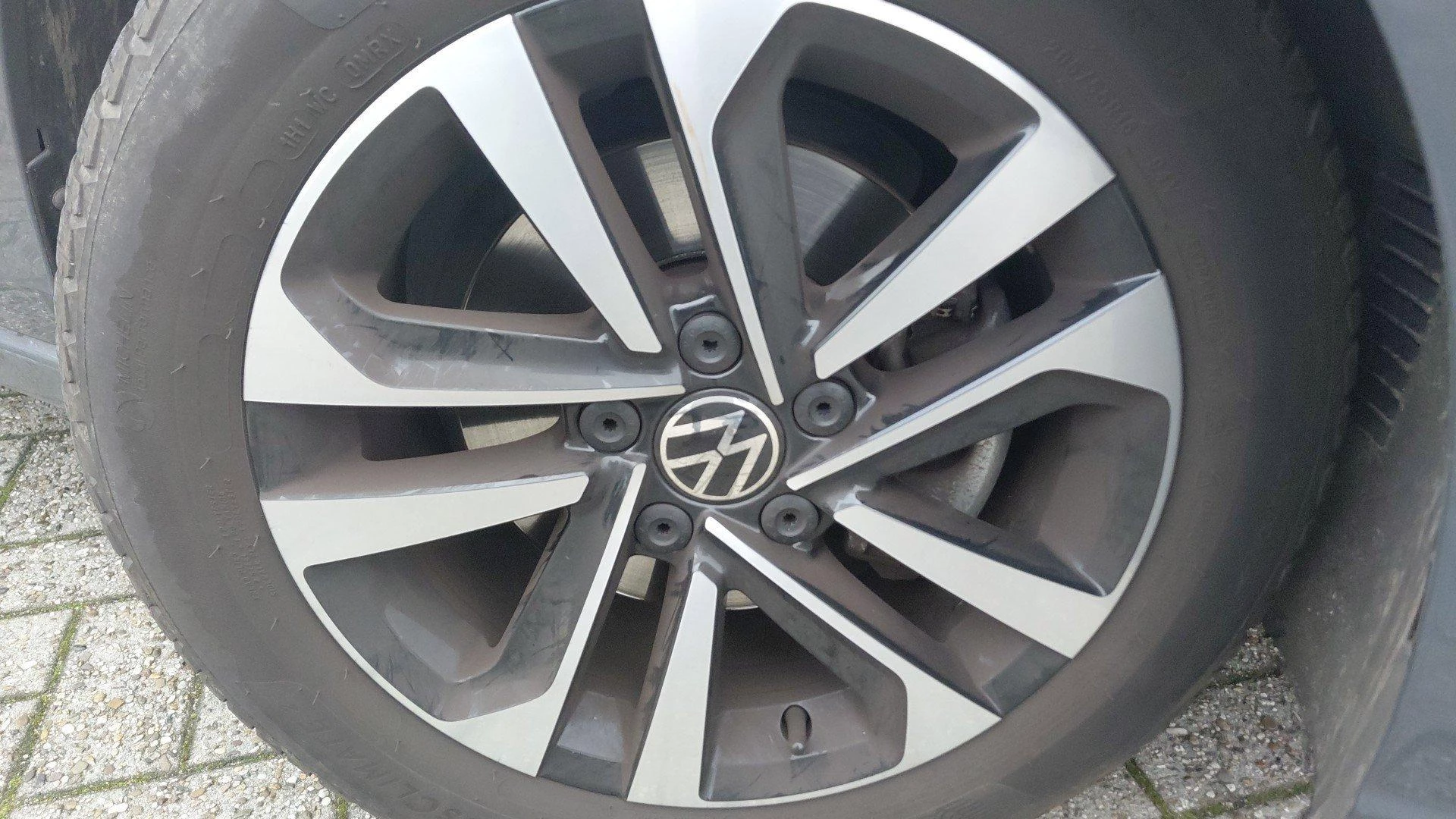 Volkswagen-Golf-image-19