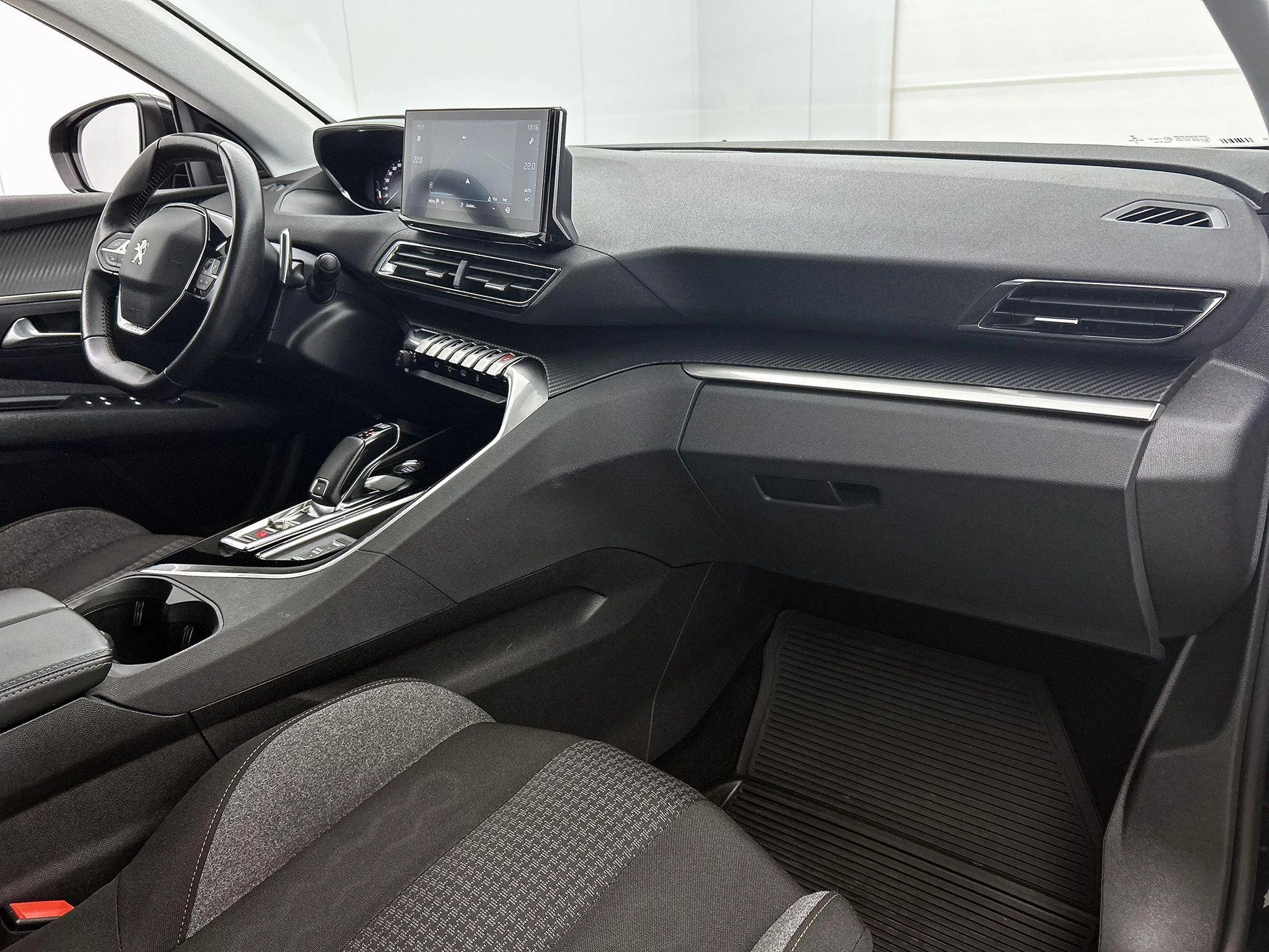 Peugeot-5008-image-21