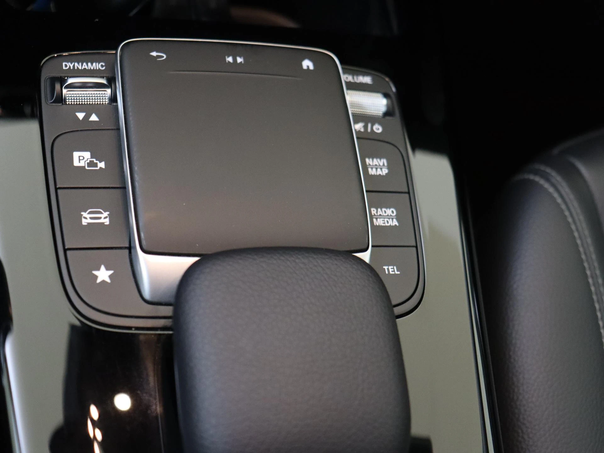 Mercedes-Benz-A-Klasse-image-20