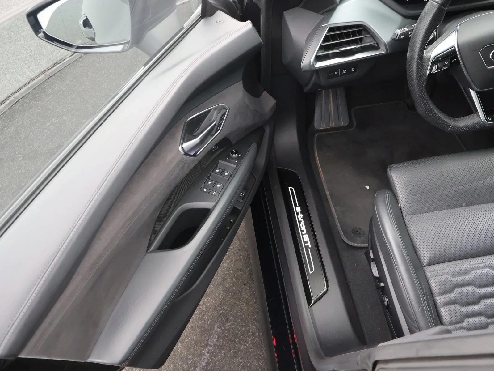 Audi e-tron GT Audi e-tron GT quattro 476PK *NAVI*APP CONNECT*B&O SOUNDSYSTEM*ADAPTIVE CRUISE*DIGITAL DASH*LEDER*ZETELVERWARMING*...